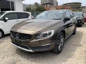 Volvo V60 2017 Brown