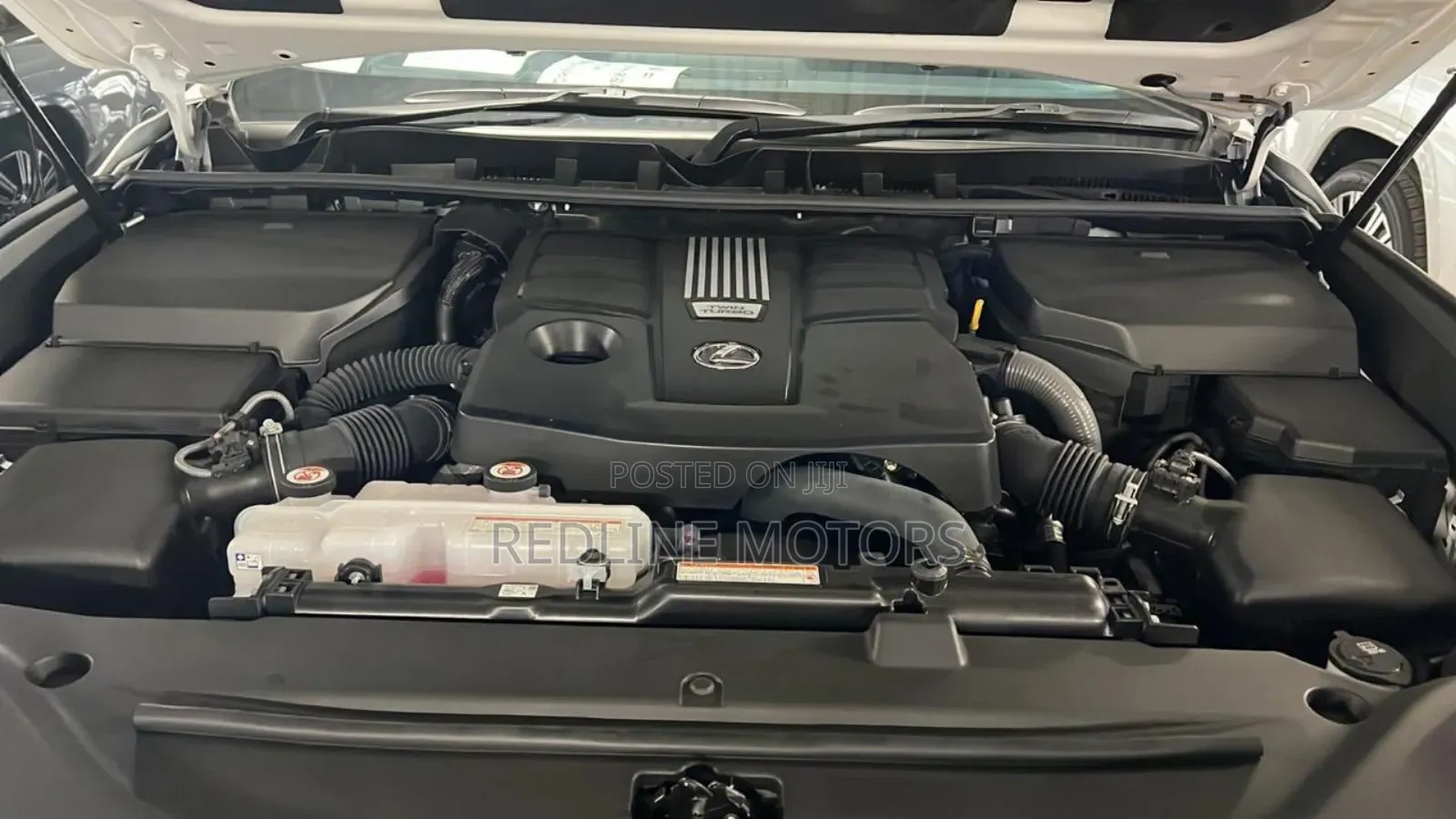 Lexus LX 2023 Off white