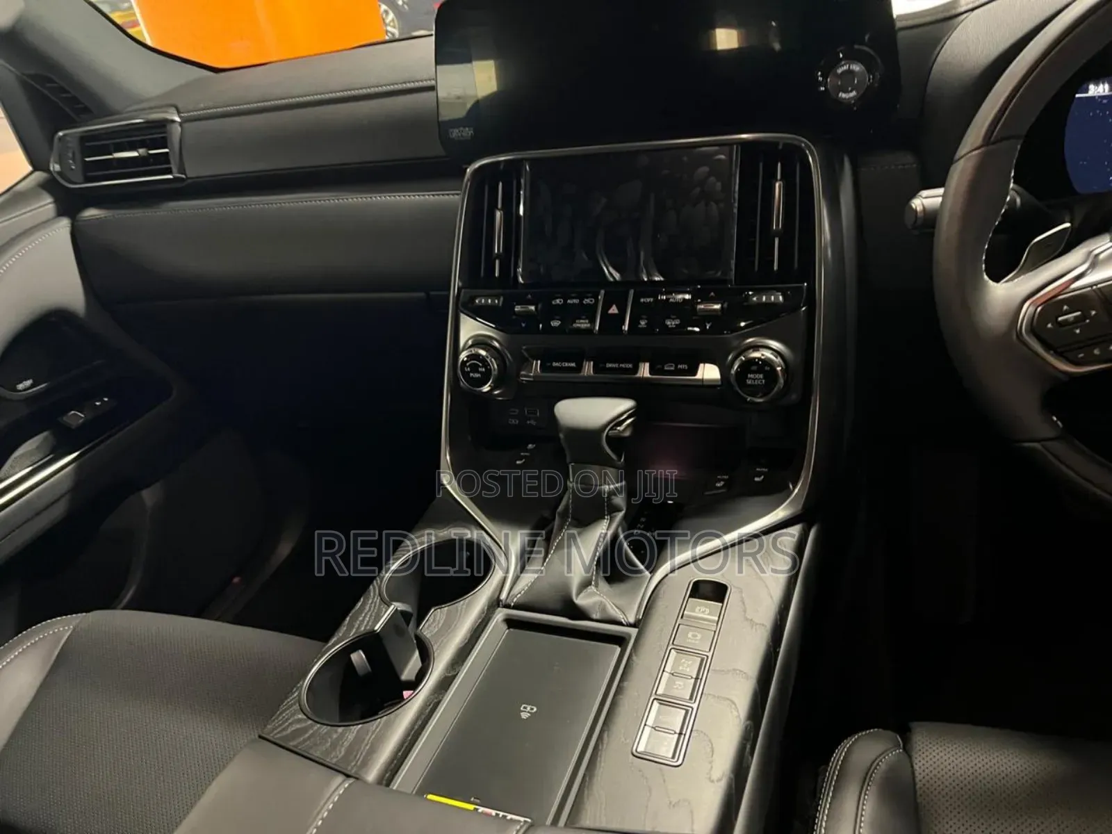 Lexus LX 2023 Off white