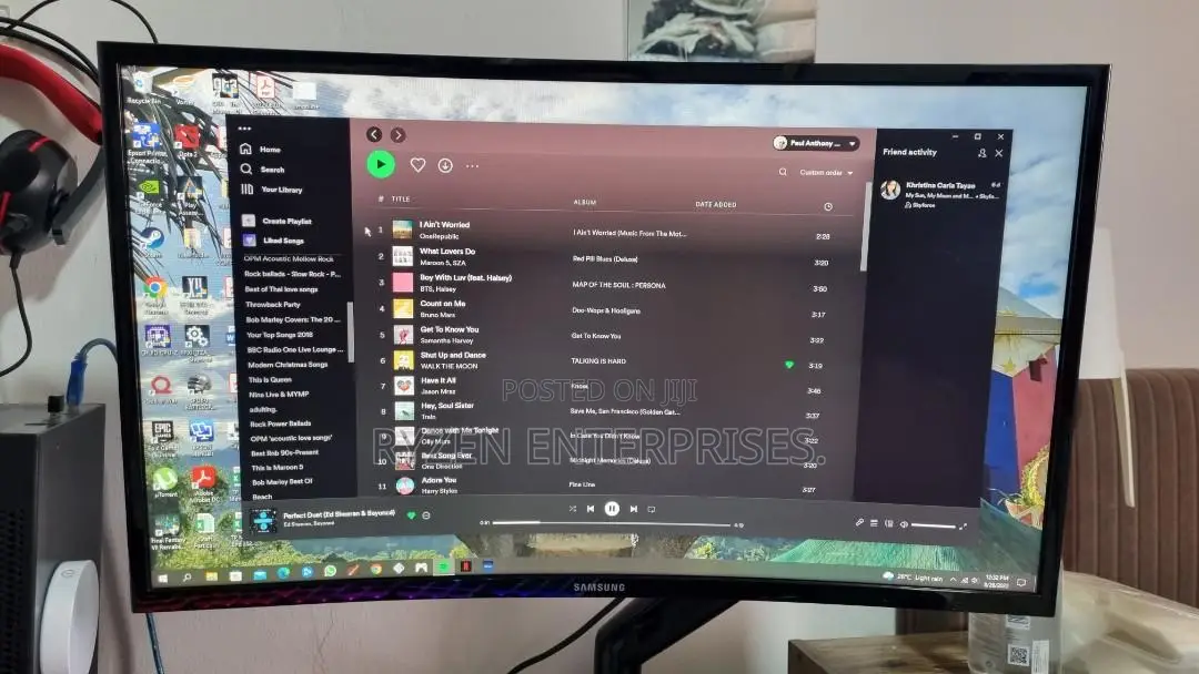 Samsung 27" Curved Monitor With 27" Curved Moni/ Samsung 27"