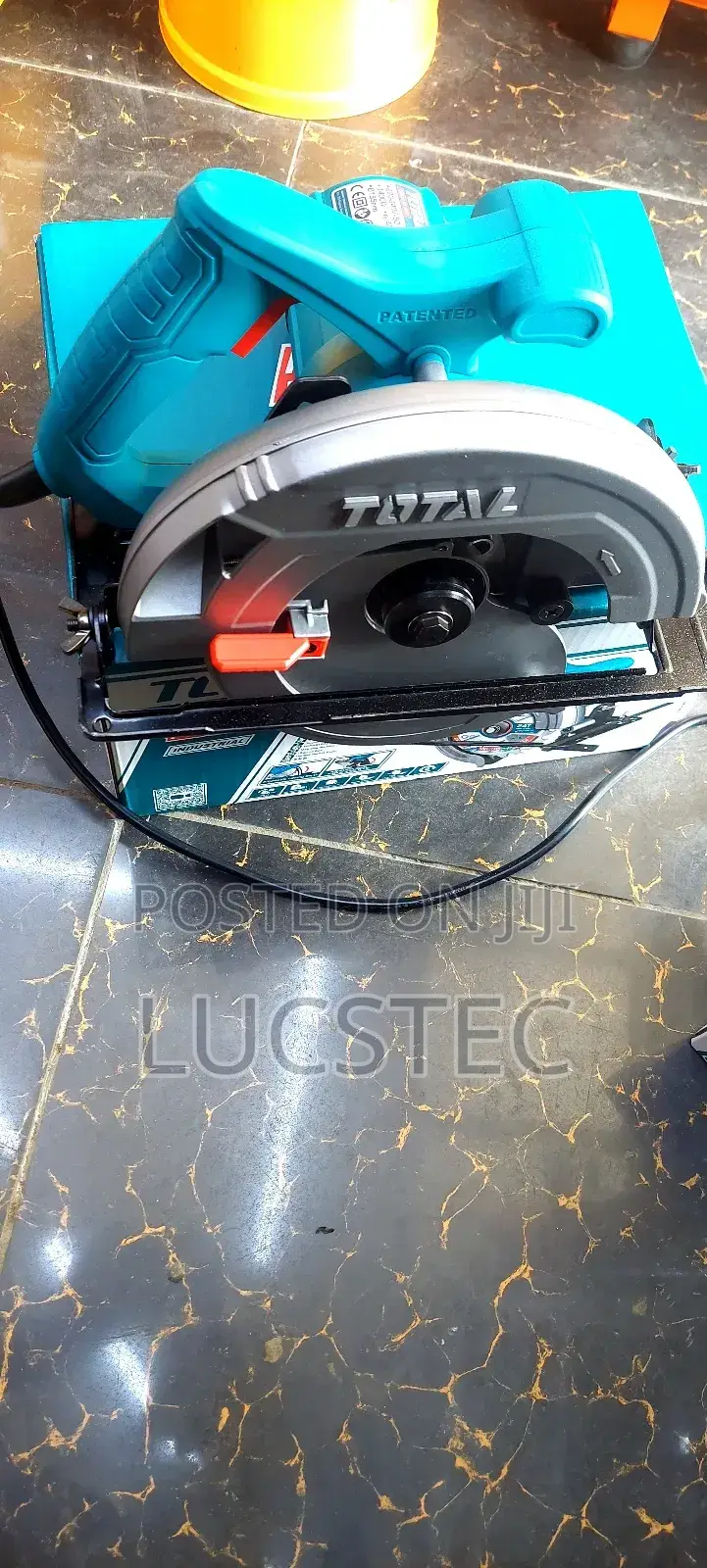Total 1400w Circular Saw TS11418526