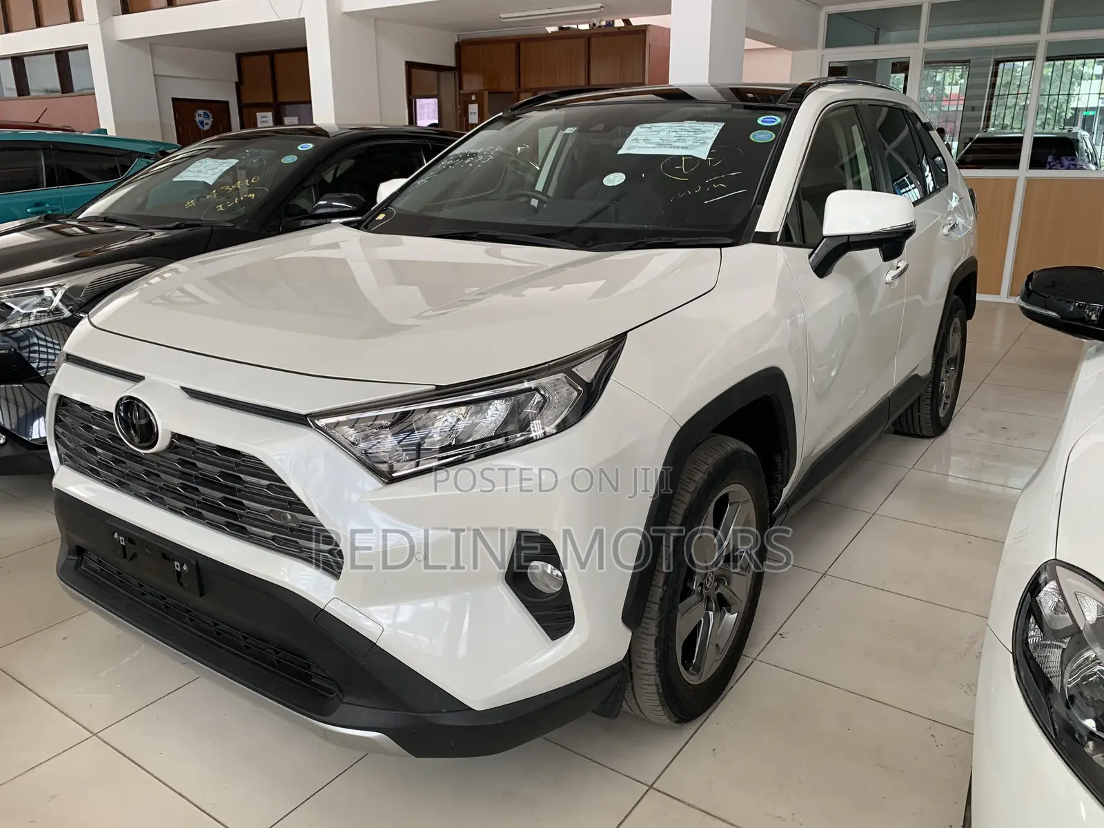 Toyota RAV4 Limited FWD 2019 Off white