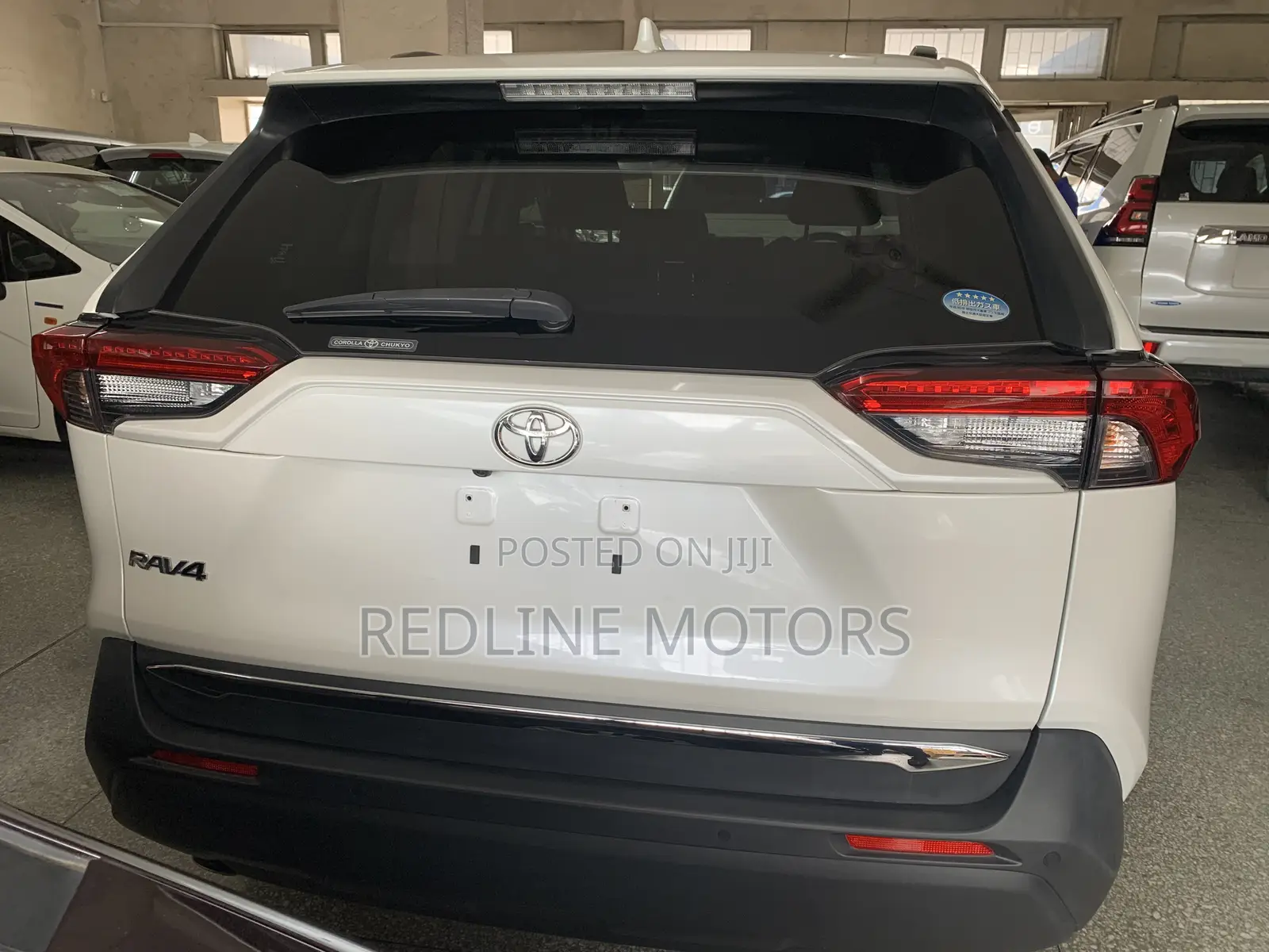 Toyota RAV4 LE FWD 2019 White