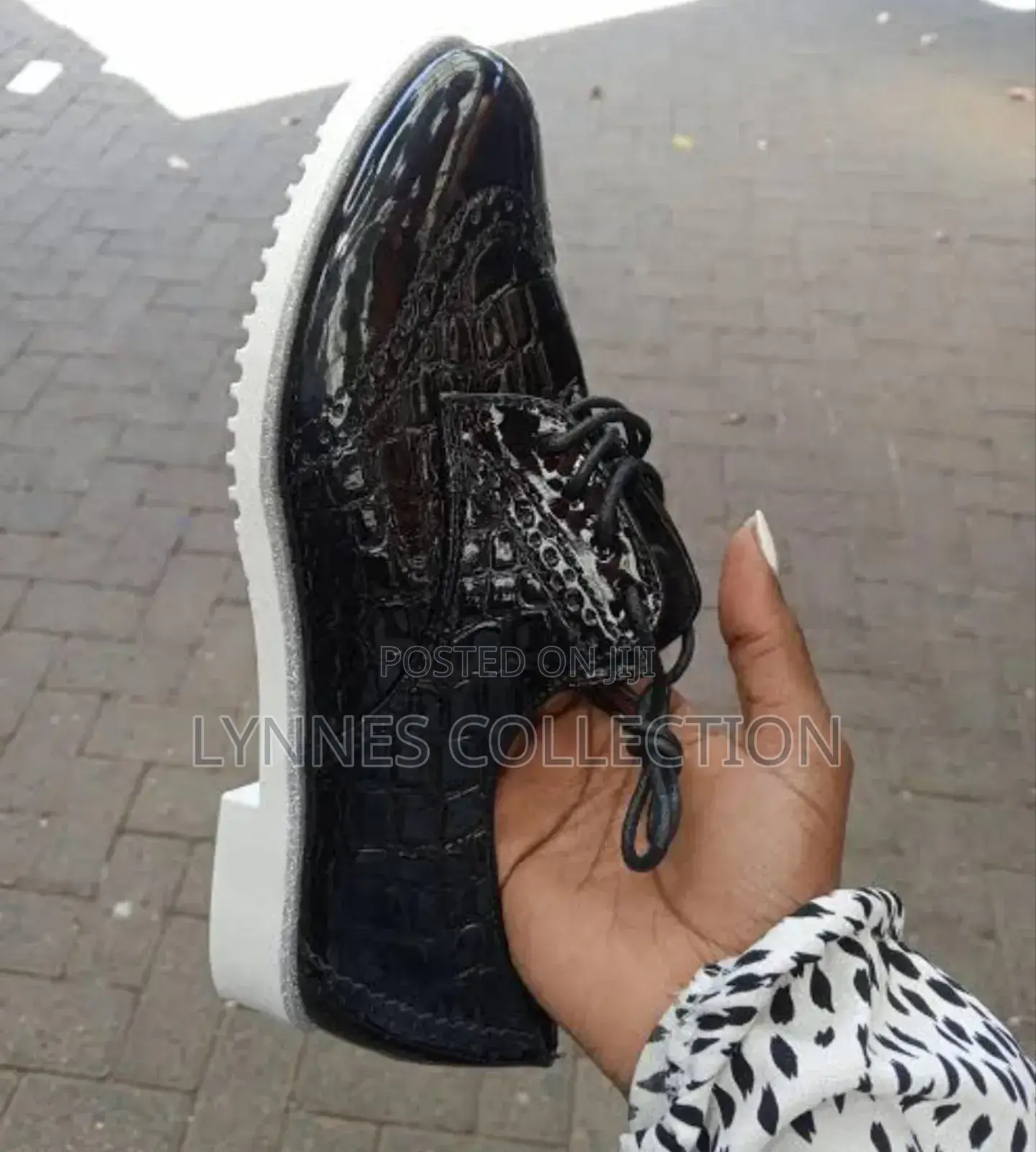 High Quality Wet Look White Sole Brogues