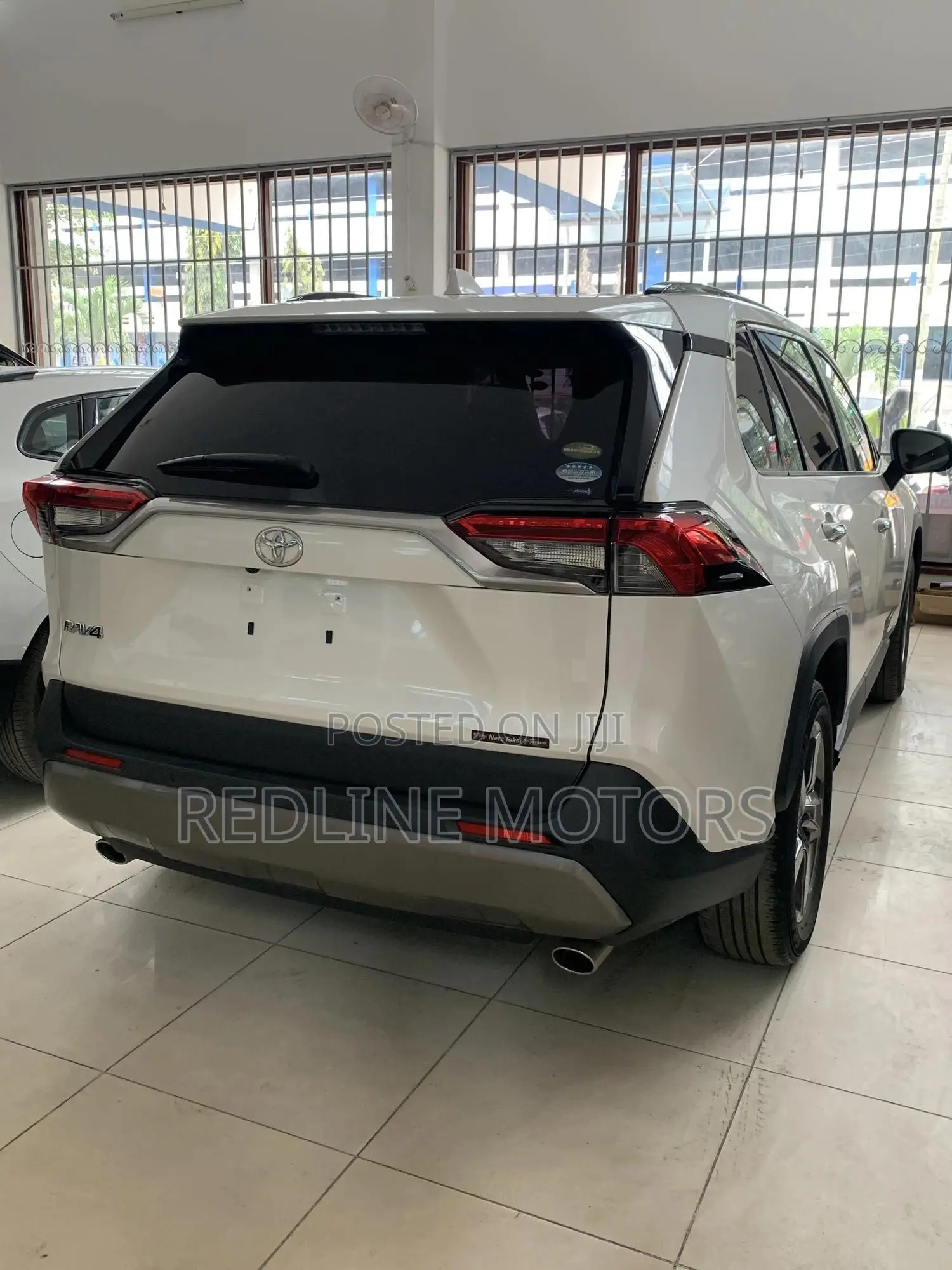 Toyota RAV4 Limited FWD 2019 Off white