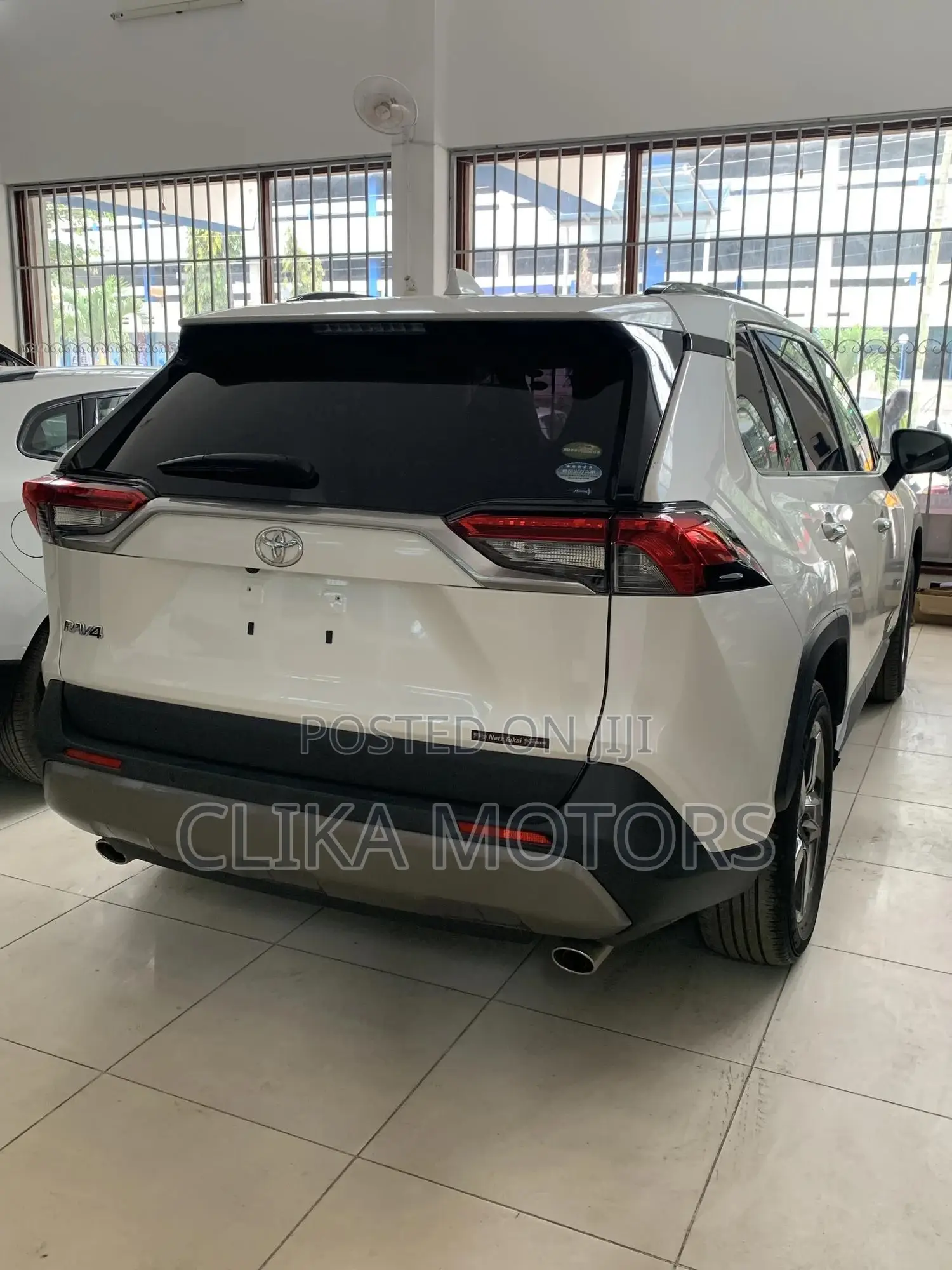 Toyota RAV4 Limited FWD 2019 Off white