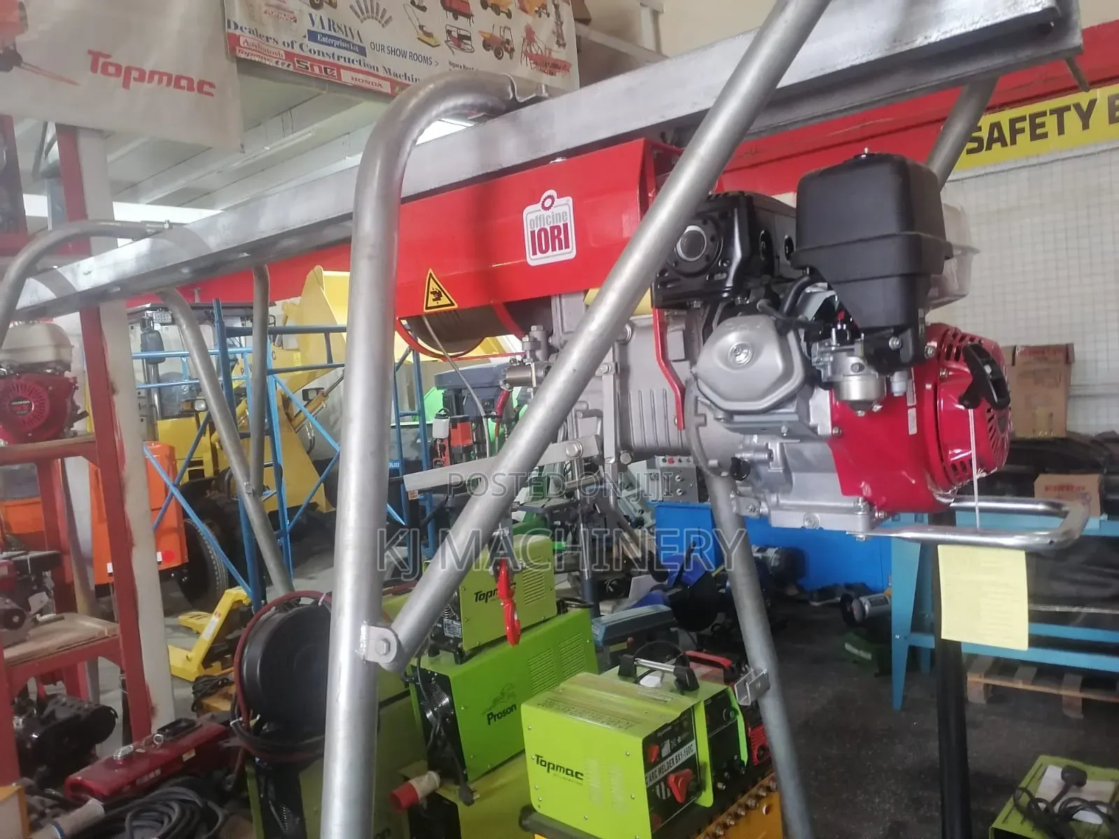 Iori Italian Concrete Hoist One Tonne.