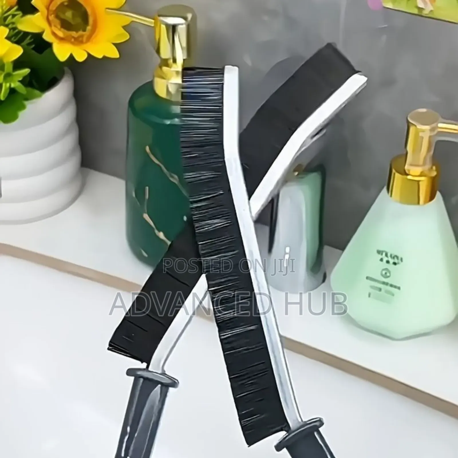 2pcs Hard Bristtled Crevice Brushes