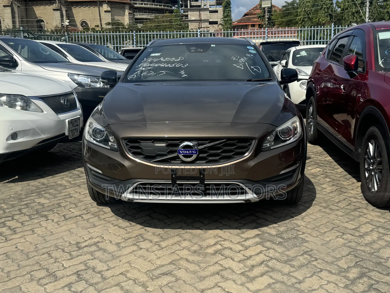 Volvo V60 2017 Burgundy