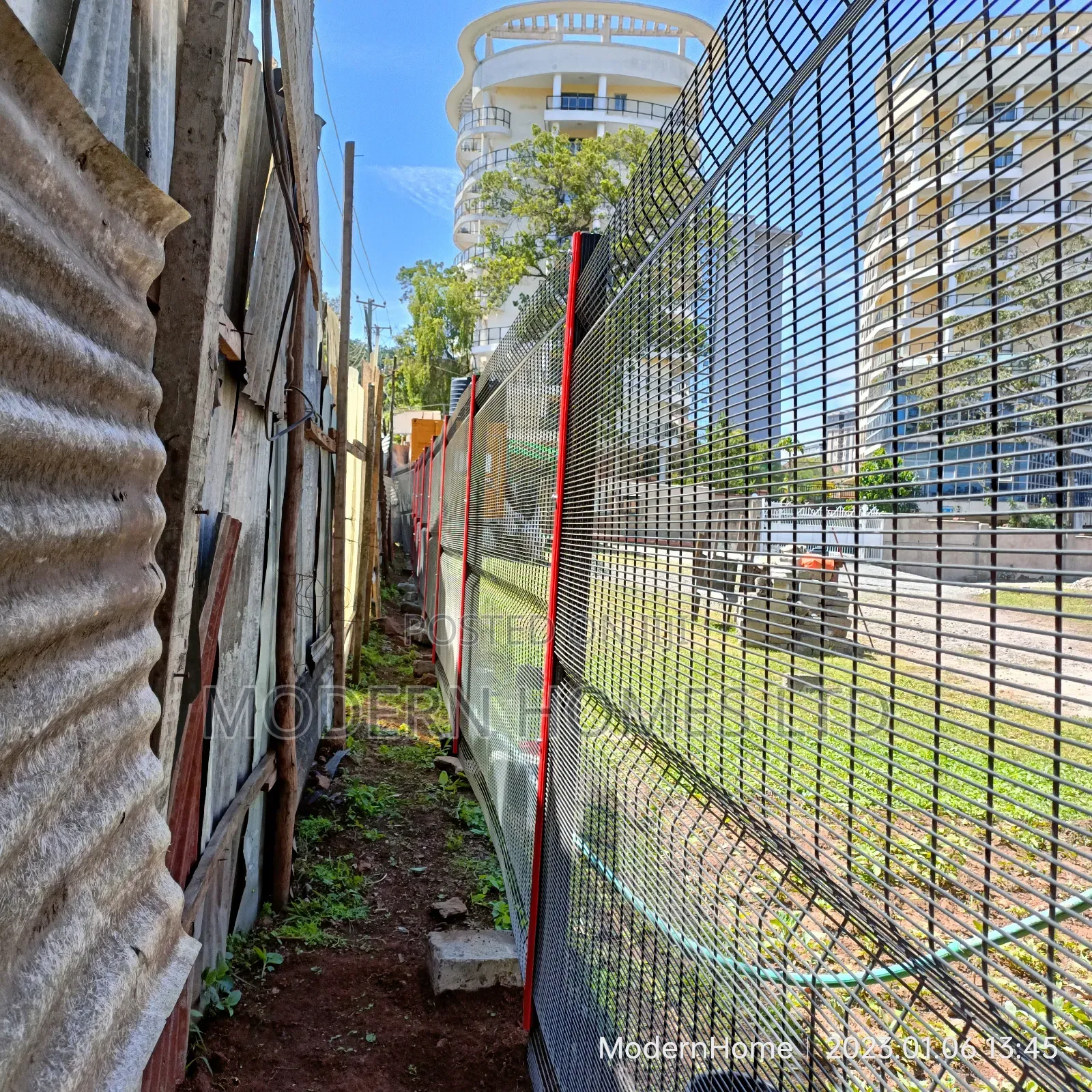 Custom Mesh Fence for Residential, Commercial and Industrial