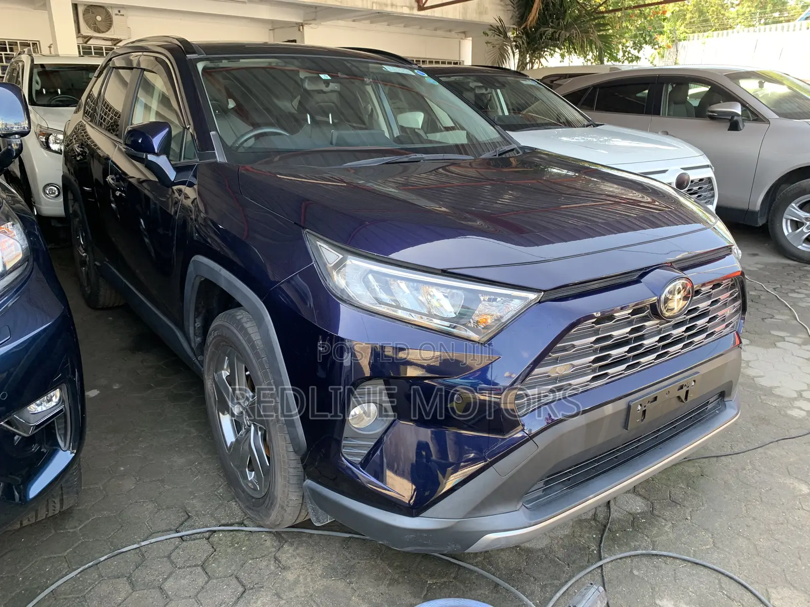Toyota RAV4 Limited FWD 2019 Blue