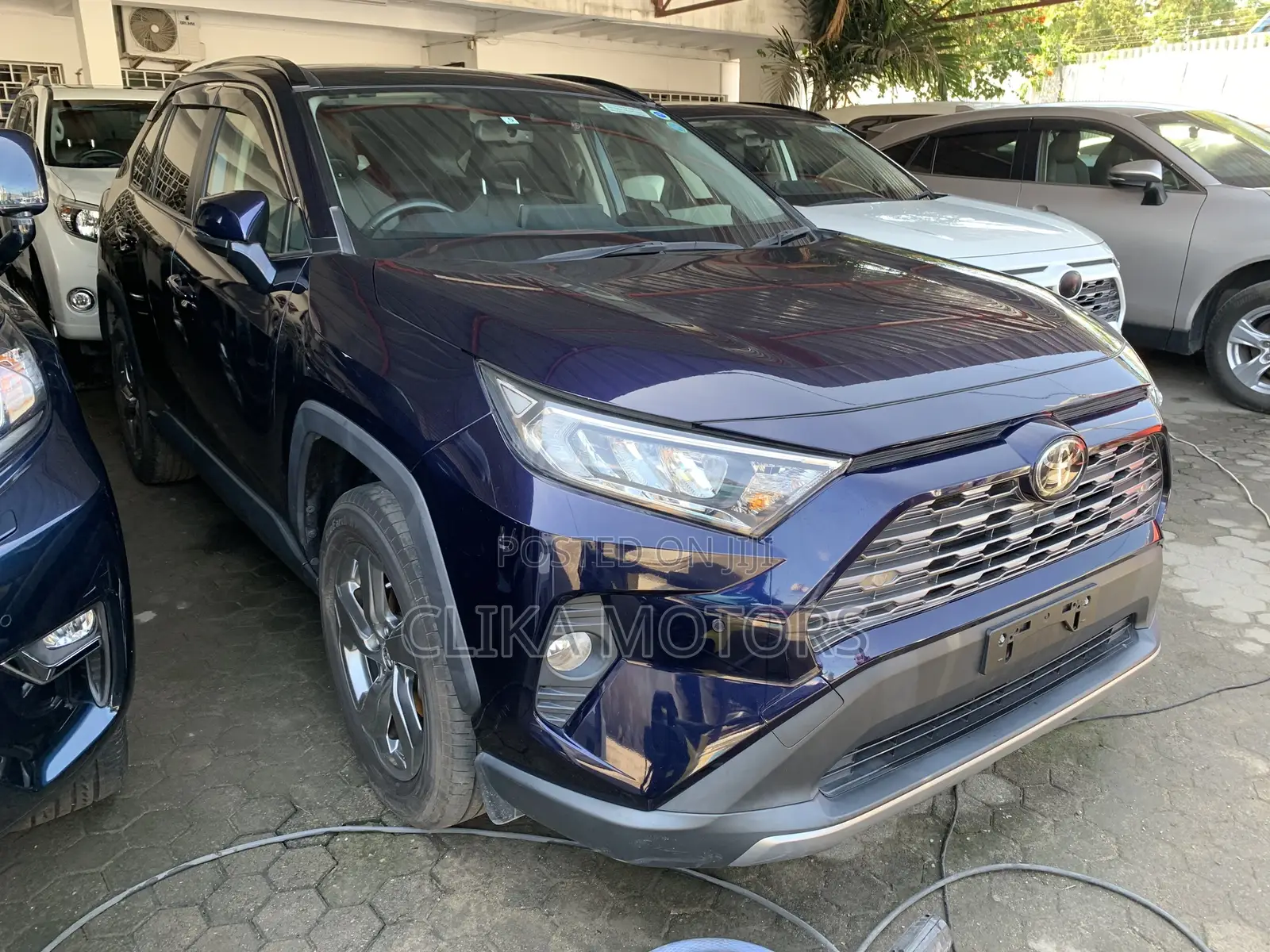 Toyota RAV4 Limited FWD 2019 Blue