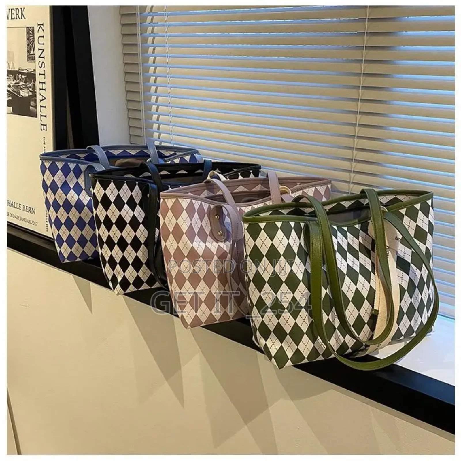 *Diamond Lattice Bag/ Shoulder Tote Bag*
Size* 40 *11 *25 C