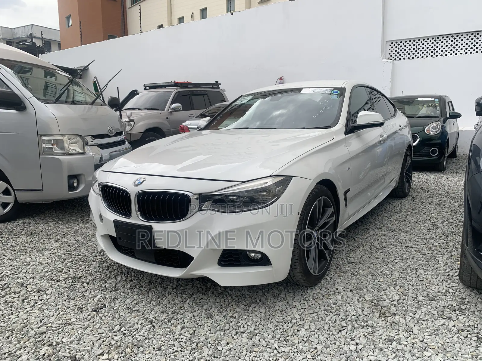 BMW 320i Sedan RWD 2017 White