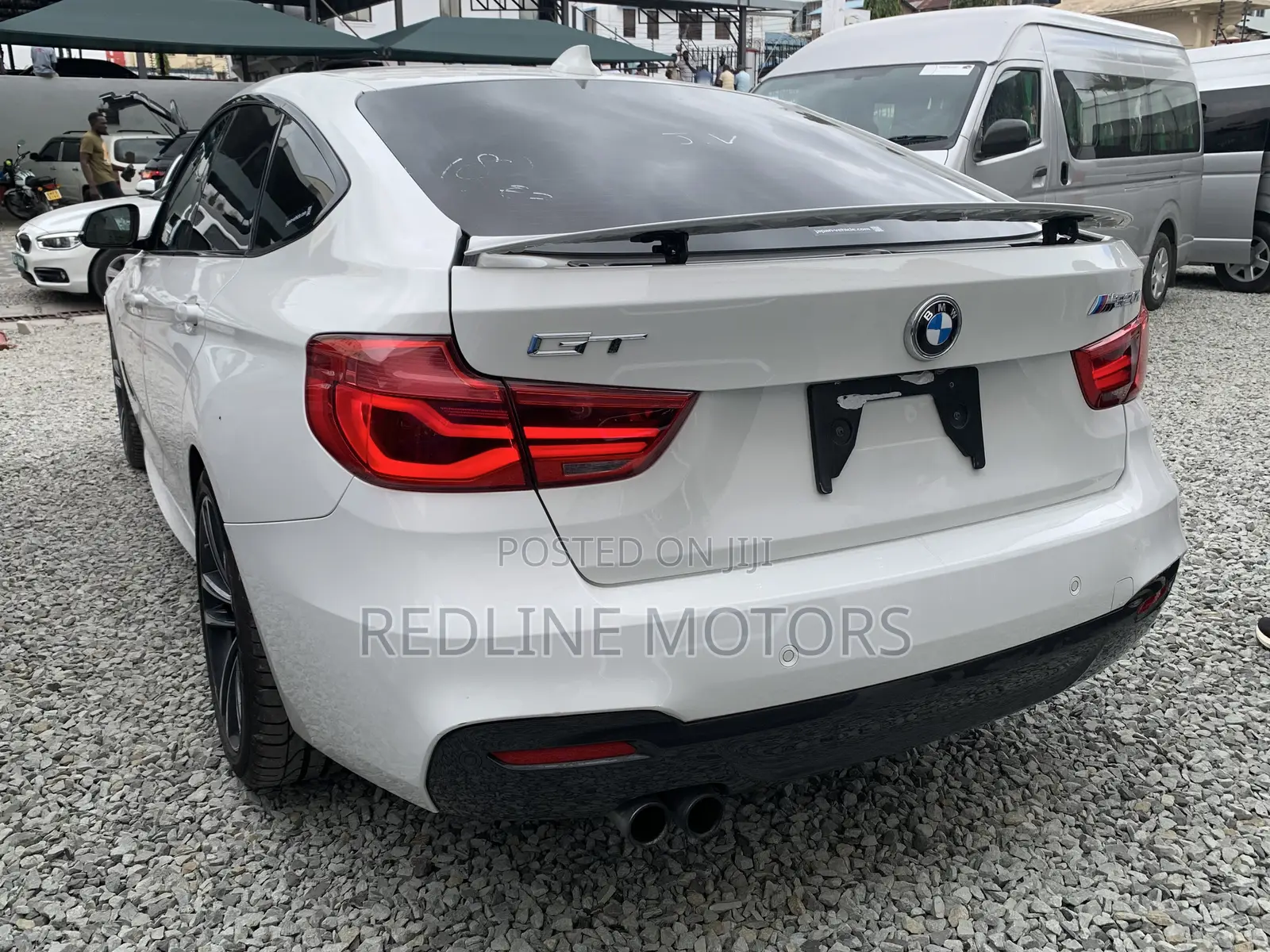BMW 320i Sedan RWD 2017 White