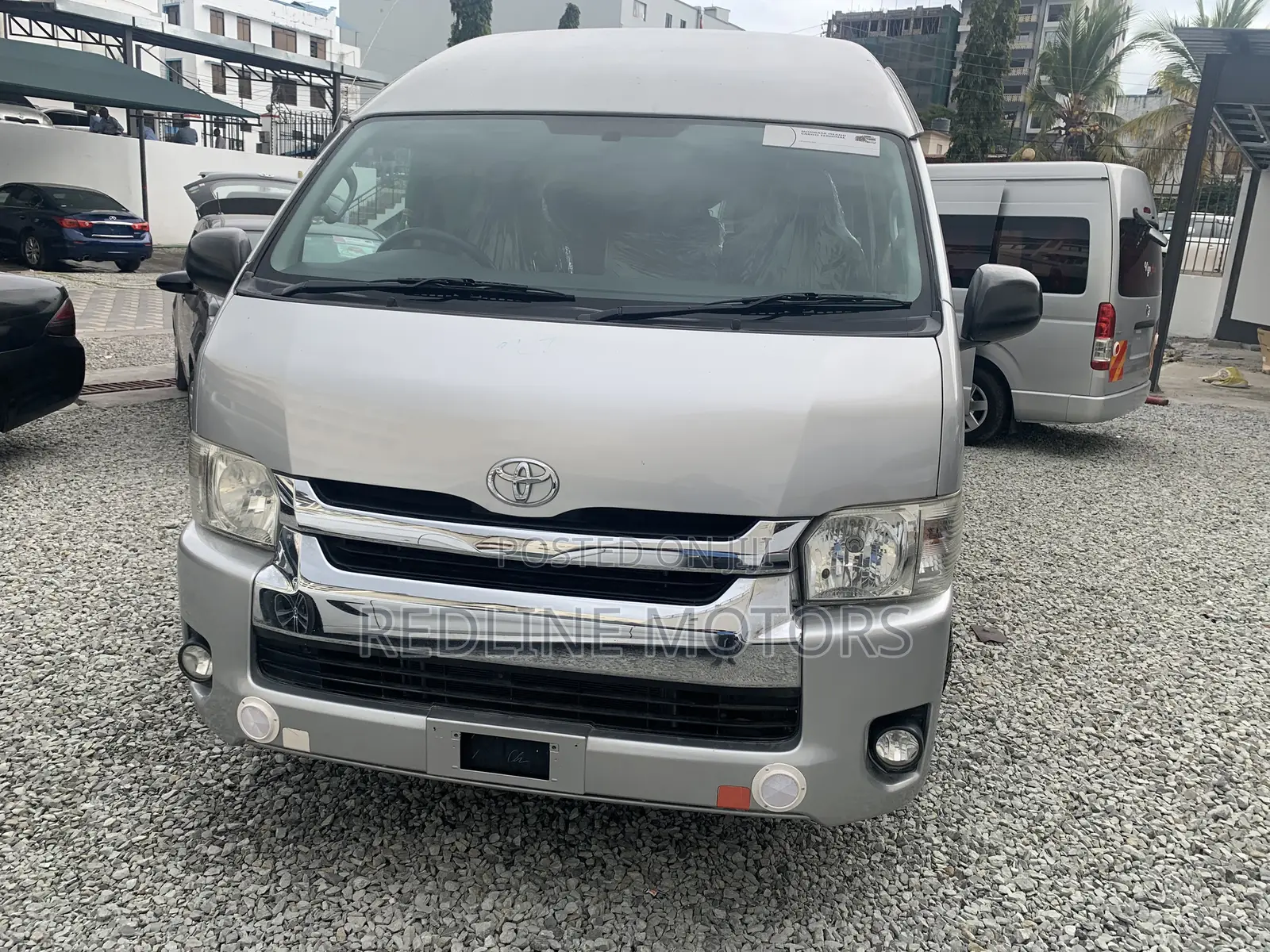 Toyota HiAce 2017 Silver