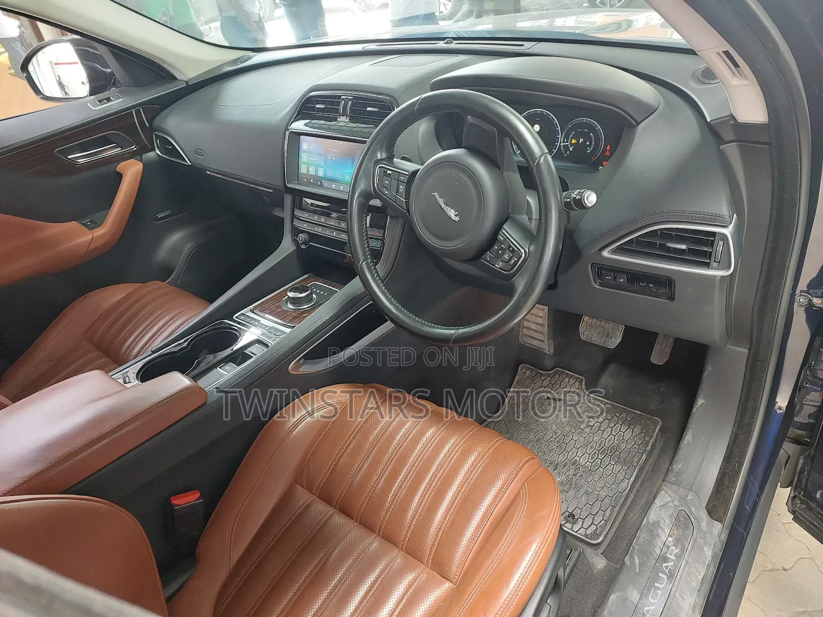 Jaguar F-Pace 20d 2017 Blue