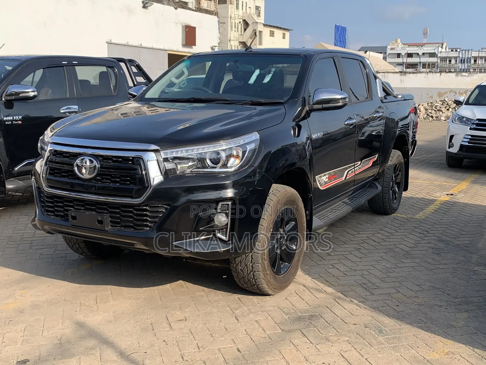 Toyota Hilux SR5 4x4 2016 Matt Black
