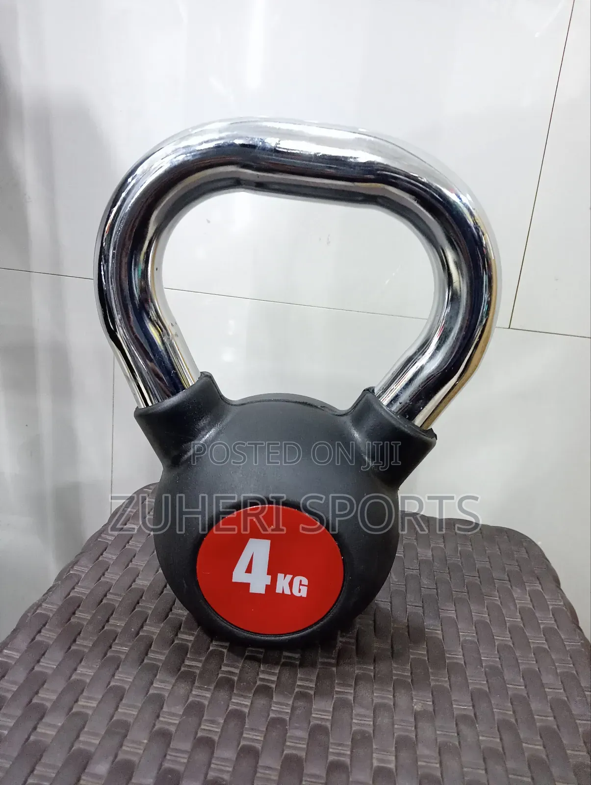 4kg Steel Kettlebell, Comfortable Chrome Handle Rubber Coat
