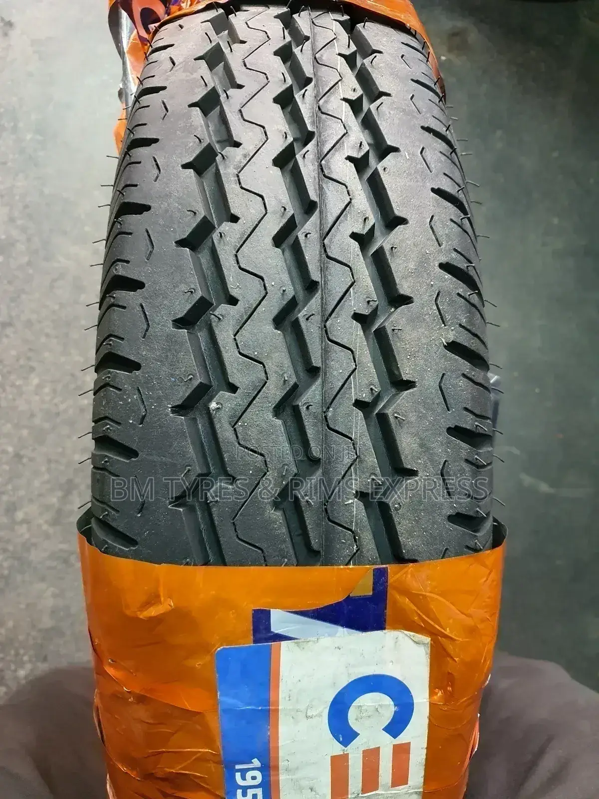 195 R14 Ceat Tyres (Commercial