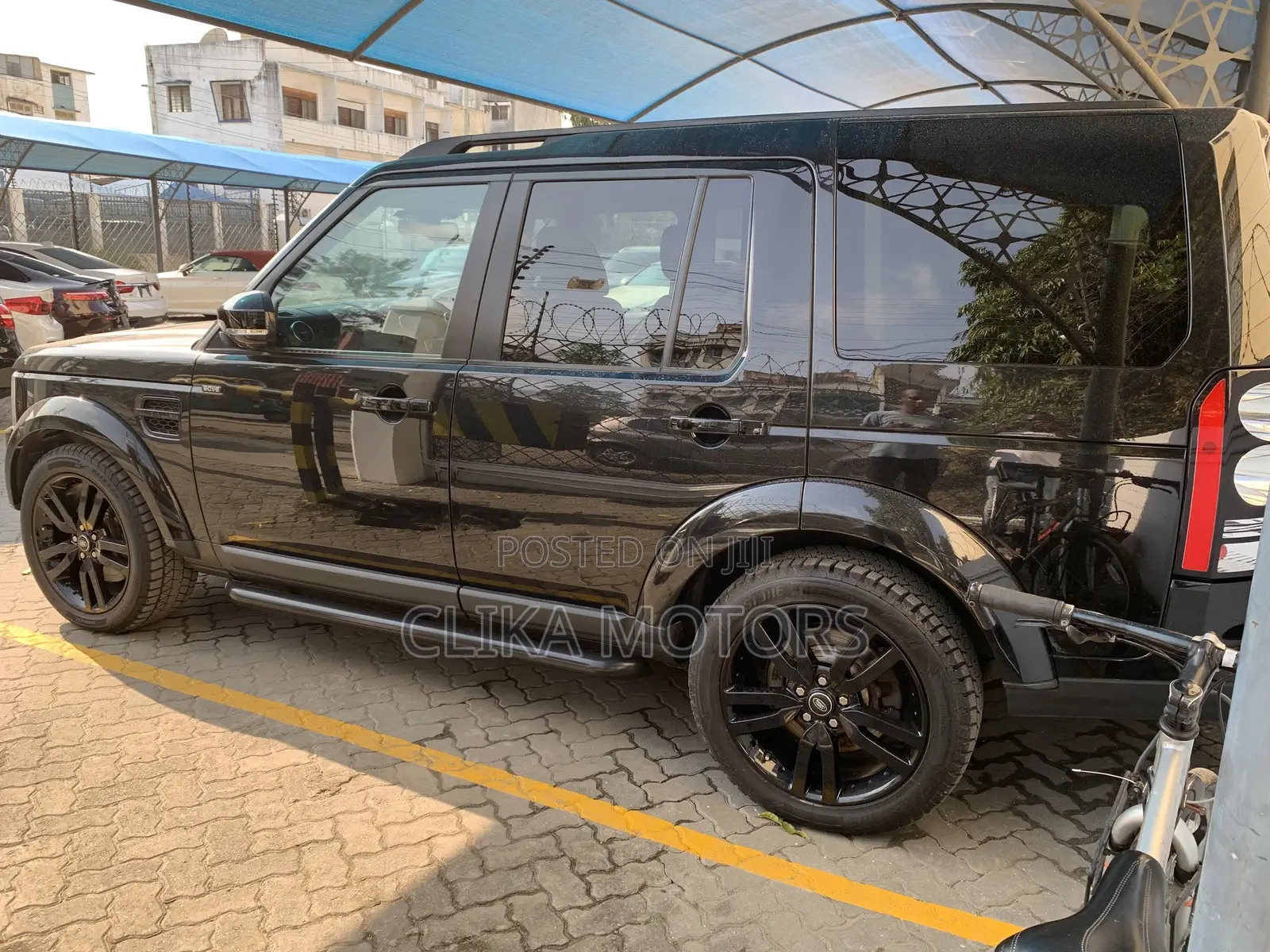 Land Rover Discovery HSE 4x4 2018 Black
