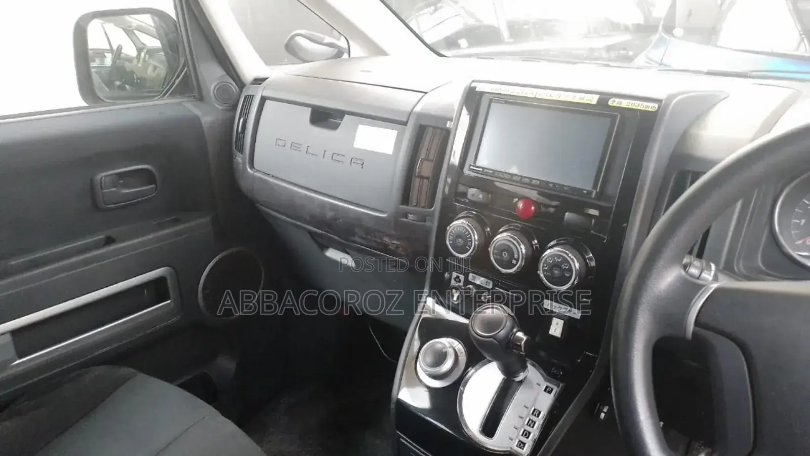 Mitsubishi Delica 2017 Silver