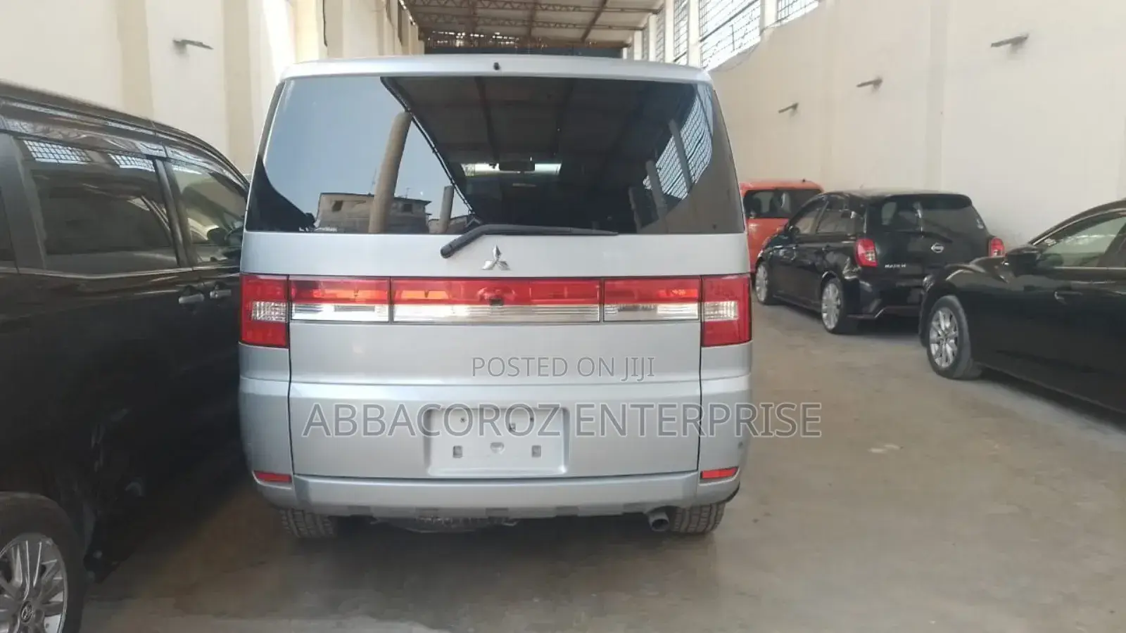 Mitsubishi Delica 2017 Silver