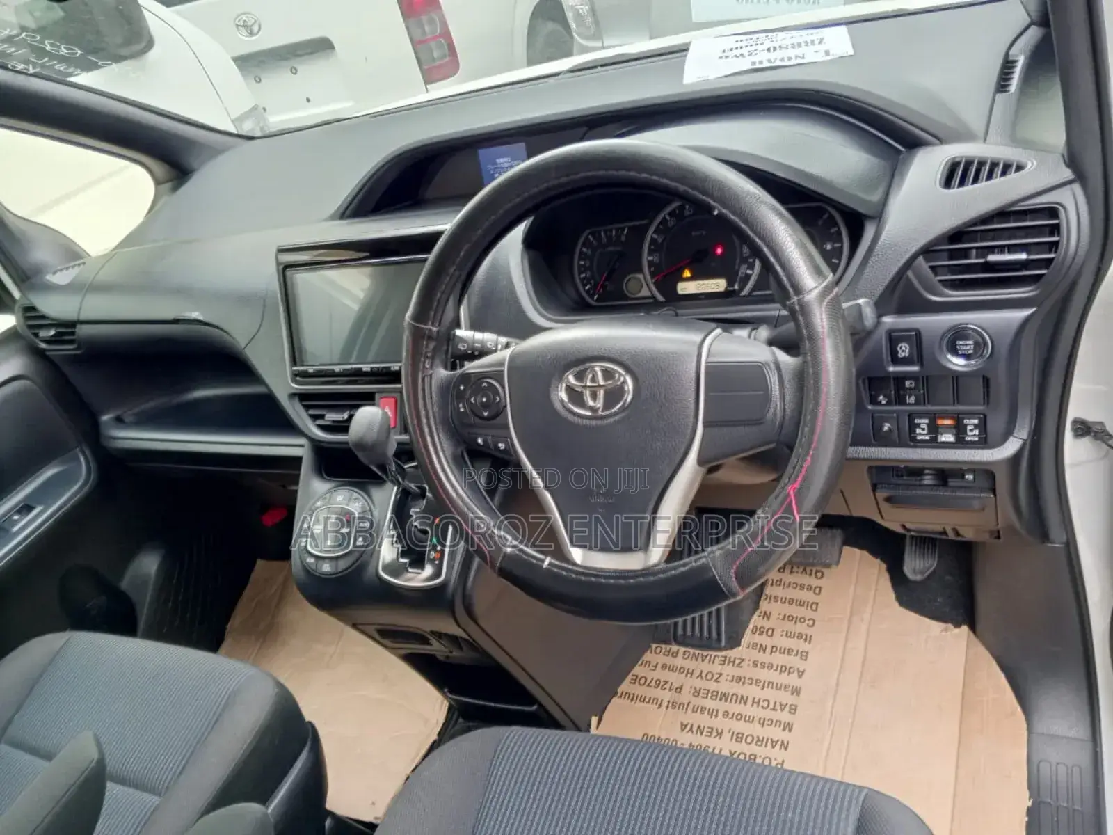 Toyota Noah 2.0 FWD (8 Seater) 2017 White