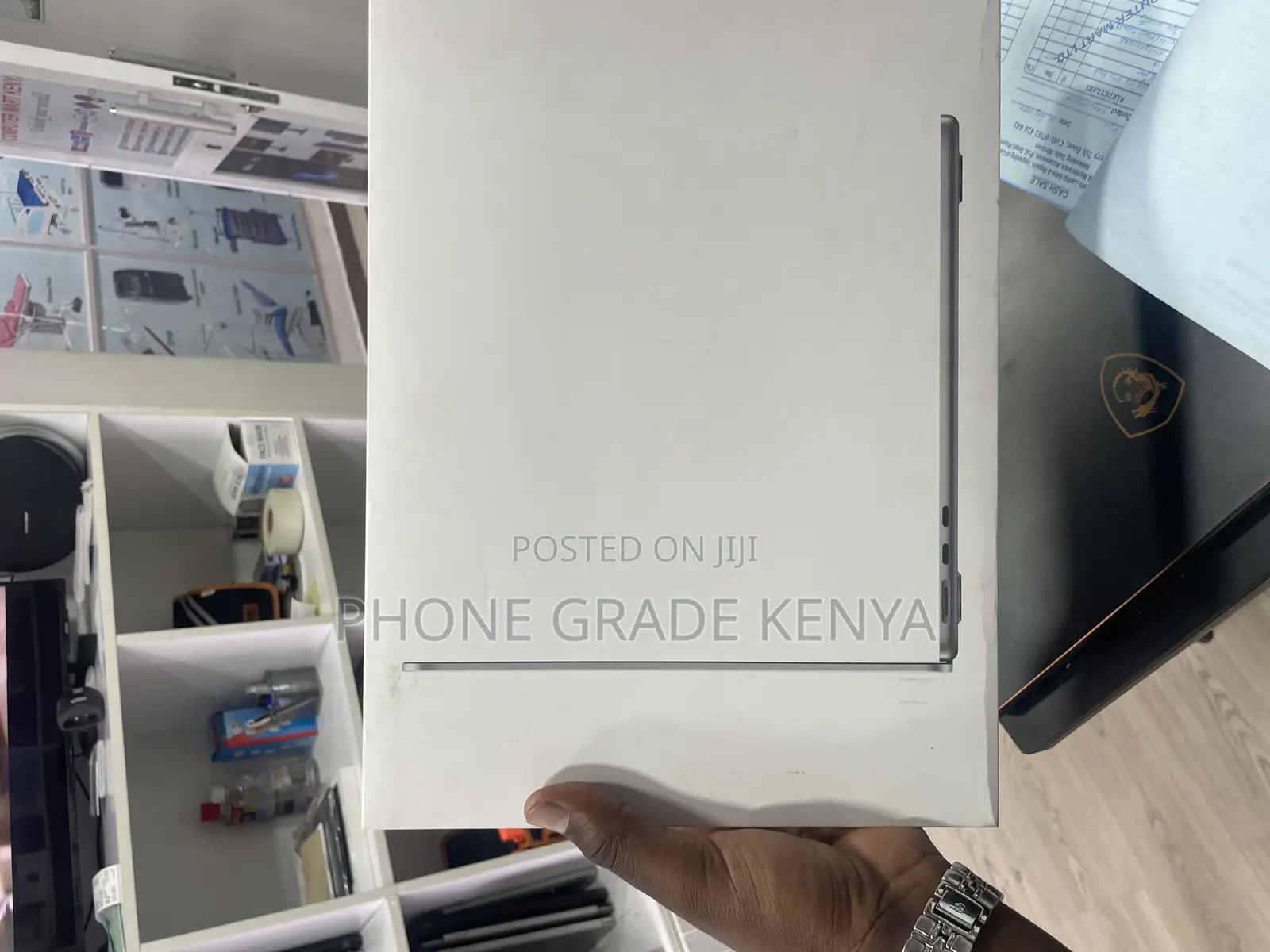 New Laptop Apple MacBook Air 2022 M2 8GB Apple M2 SSD 256GB