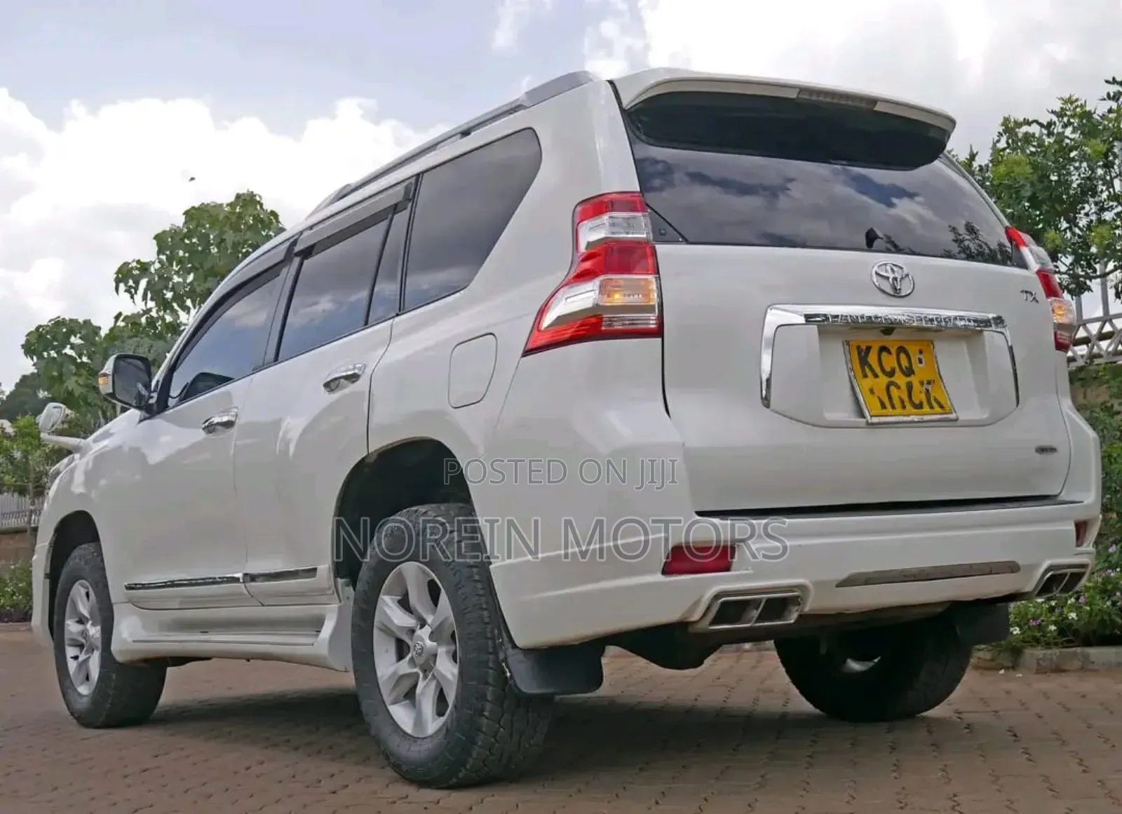 Toyota Land Cruiser Prado 2012 White