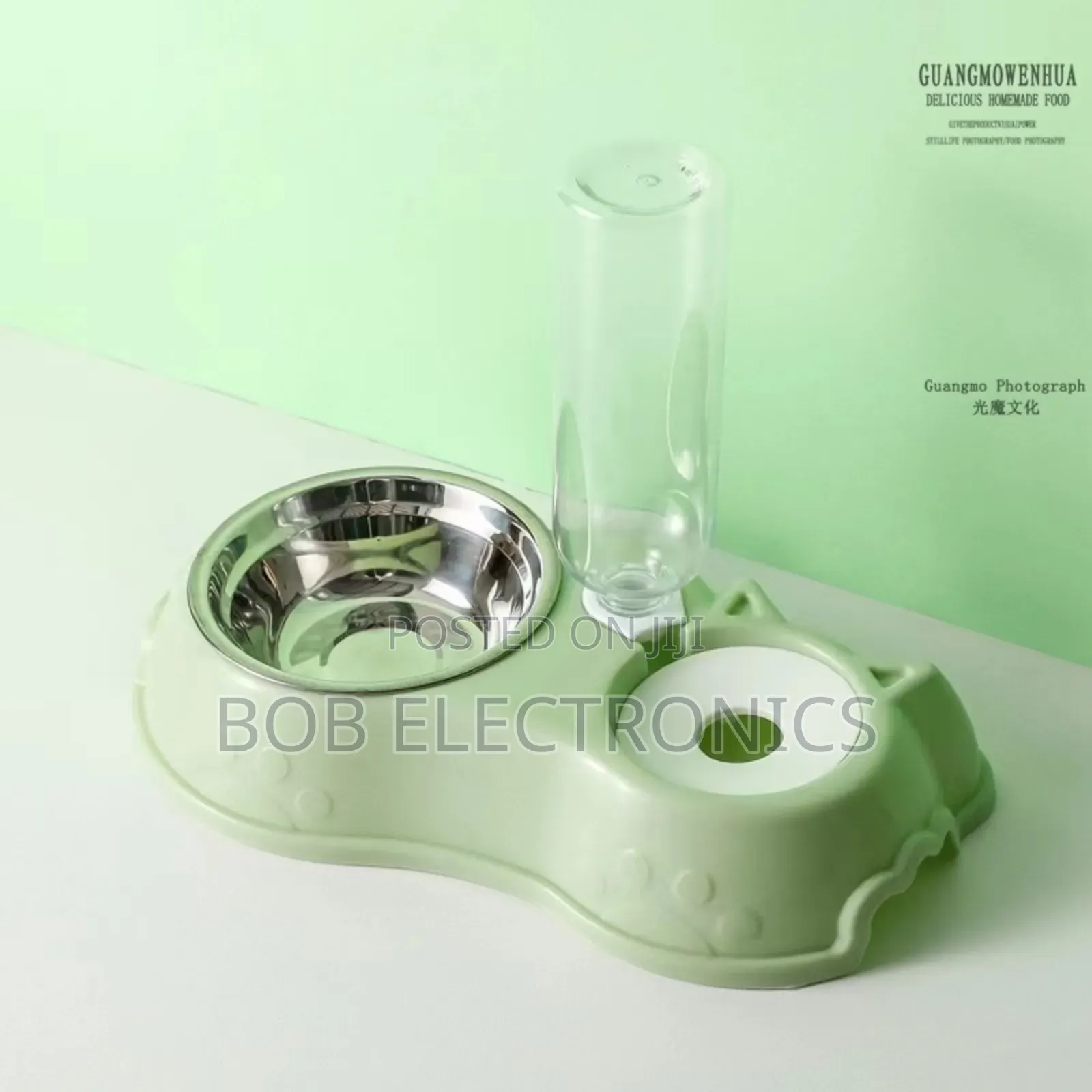 2 in 1 Pet Feeding Bowl With a Water Bottle