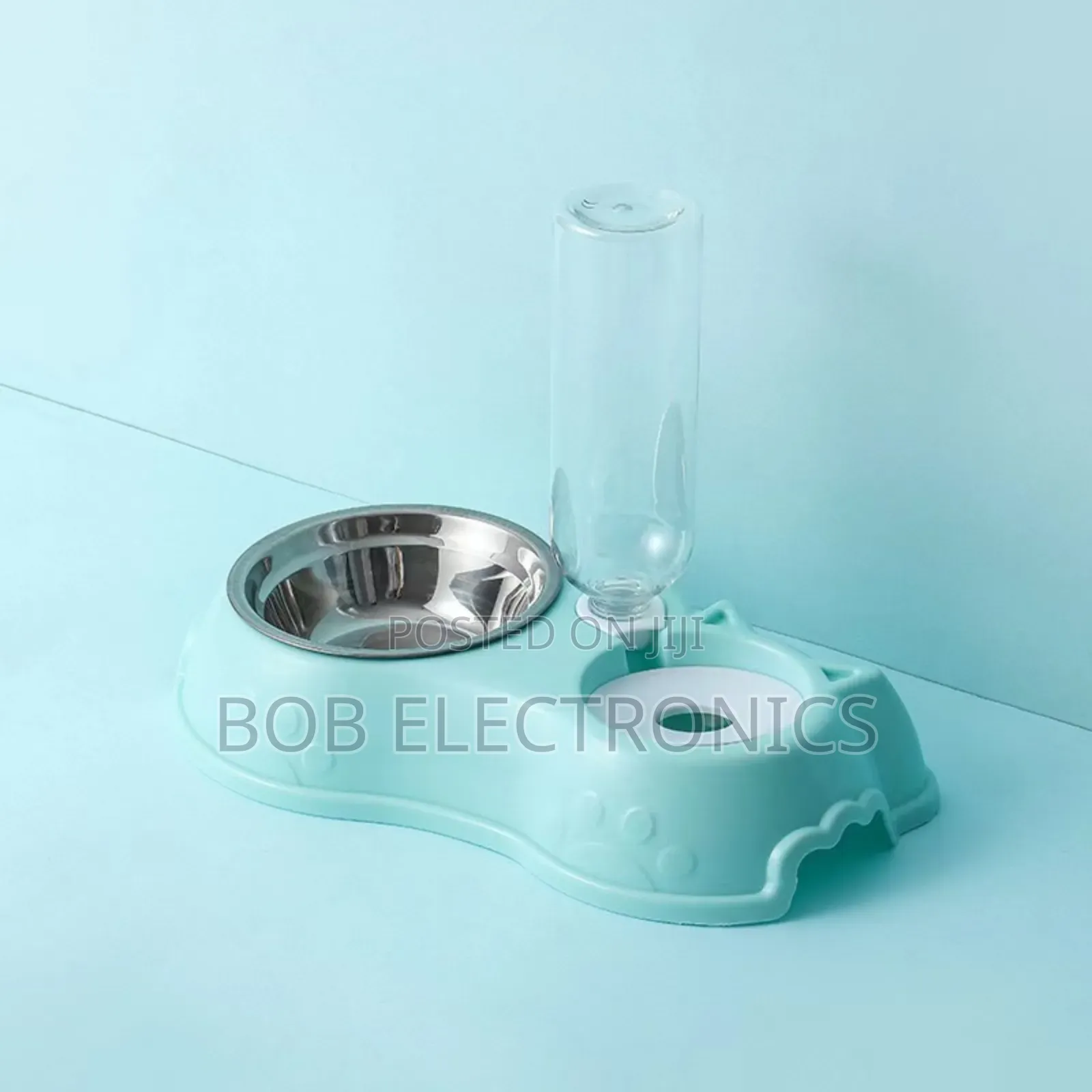 2 in 1 Pet Feeding Bowl With a Water Bottle
