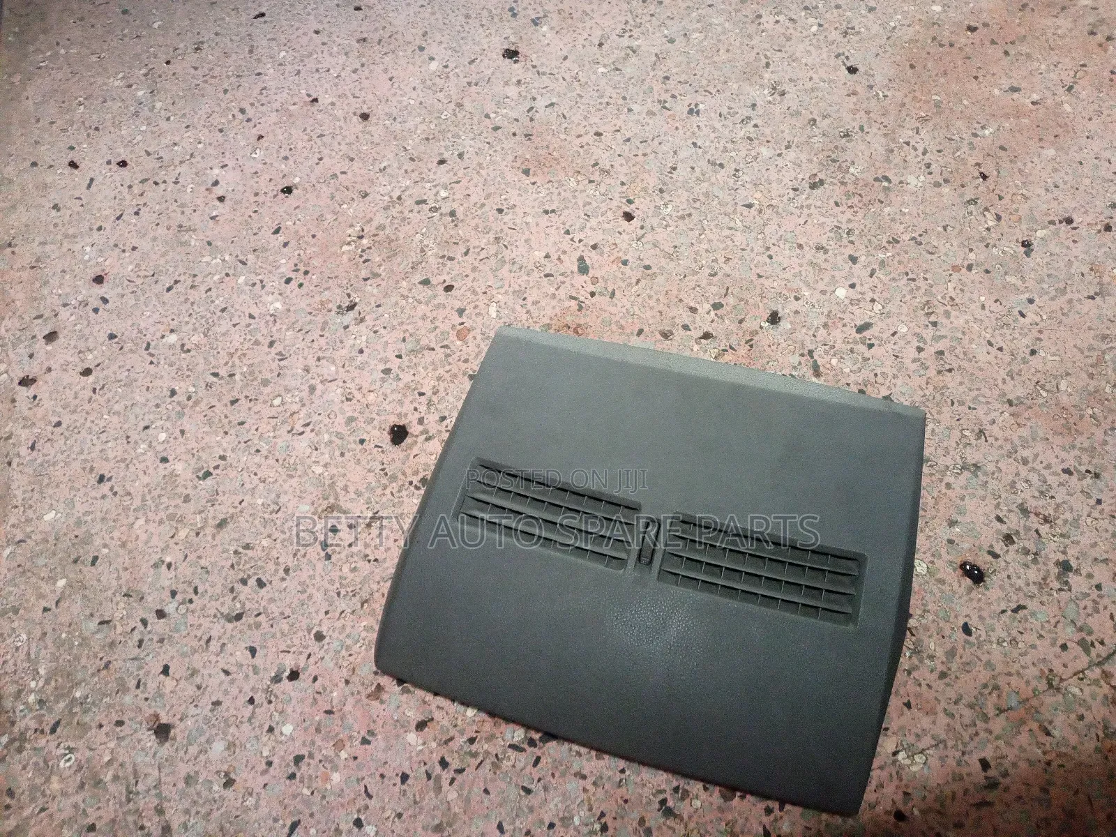Nissan Tiida Das Board Cover