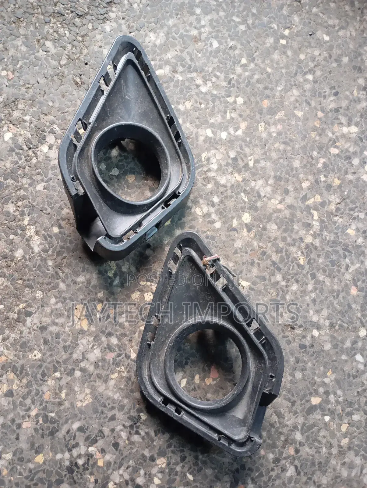 Toyota Ractis Fog Light Cover