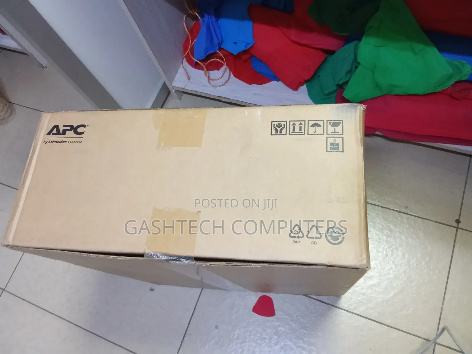 APC Smart-Ups C, Line Interactive, 1000VA, Rackmount 2U,230V