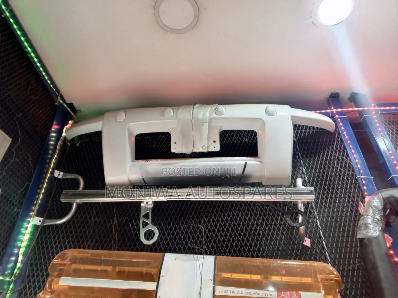 Overriding Bumpers Toyota Hilux