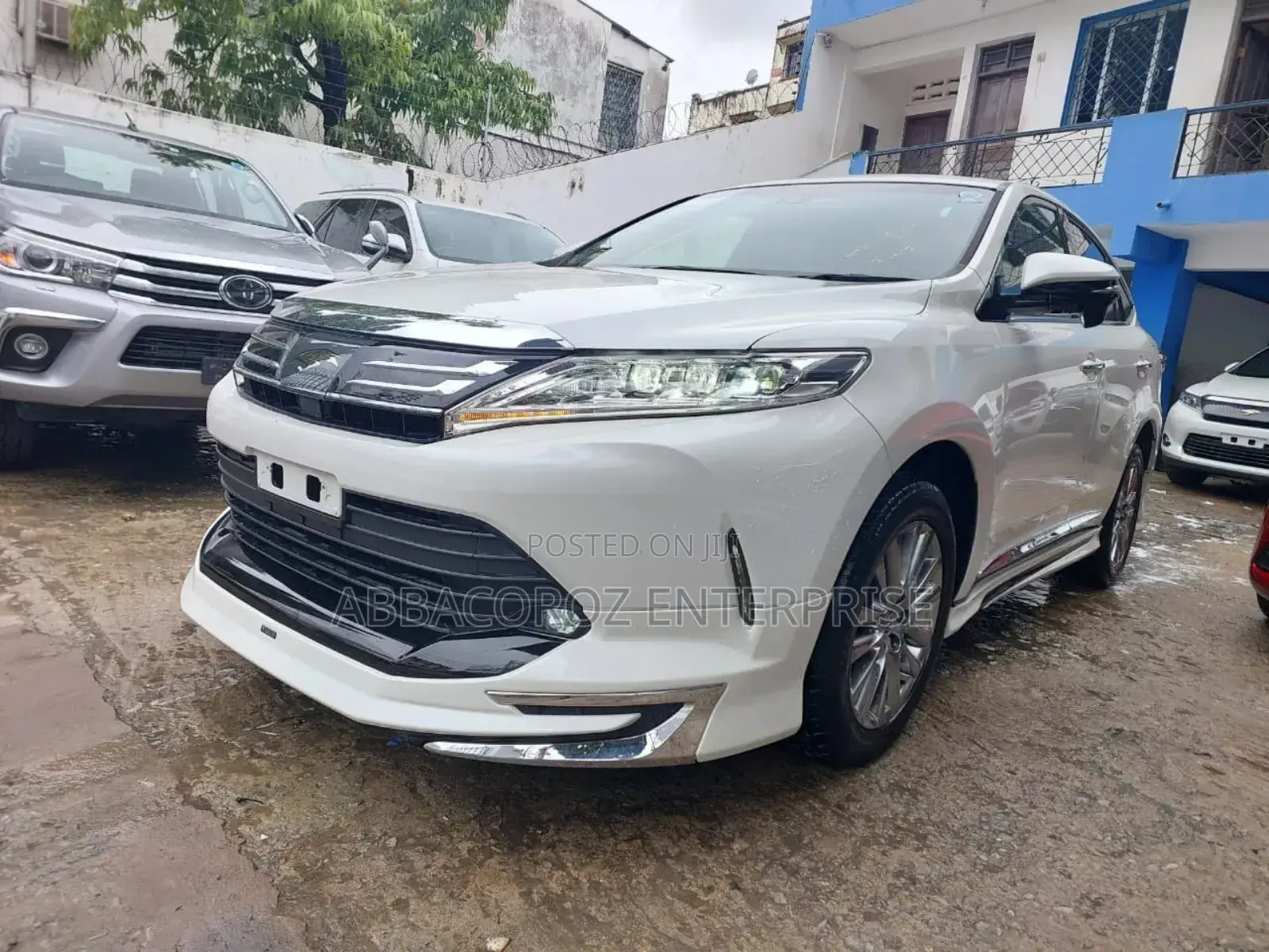 Toyota Harrier 2.0 4WD 2017 White