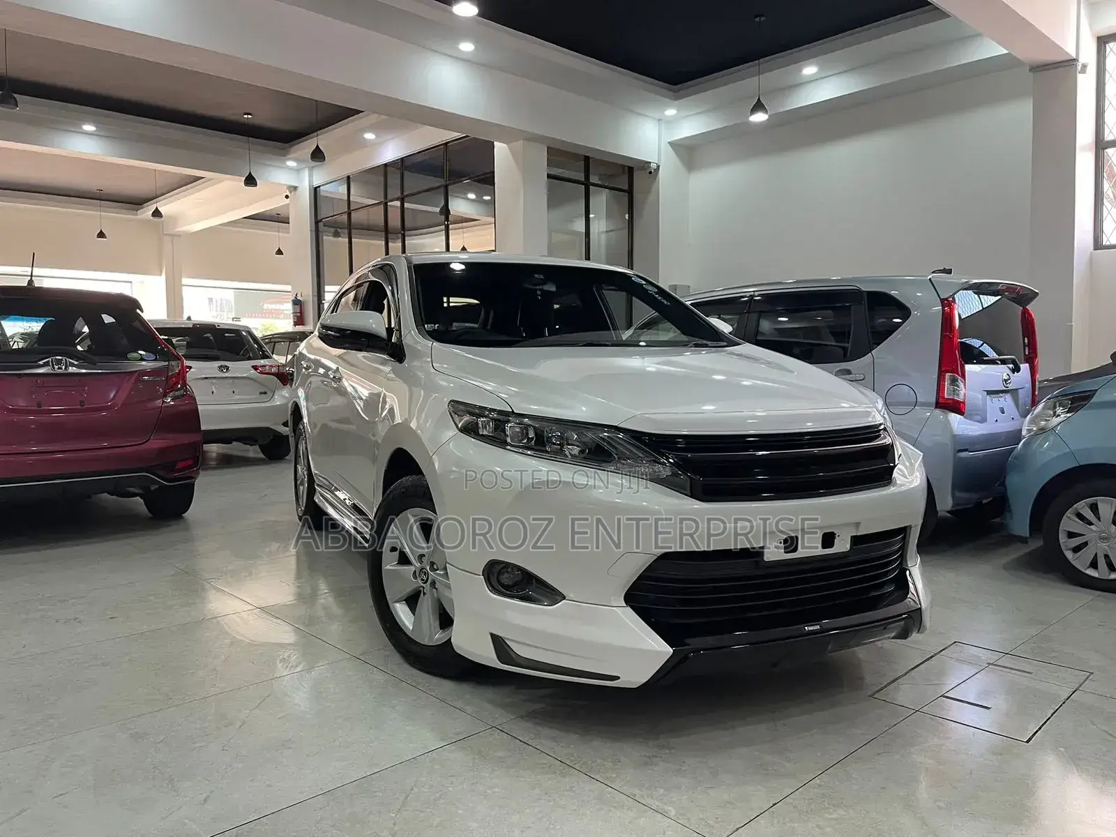Toyota Harrier 2.0 2017 White