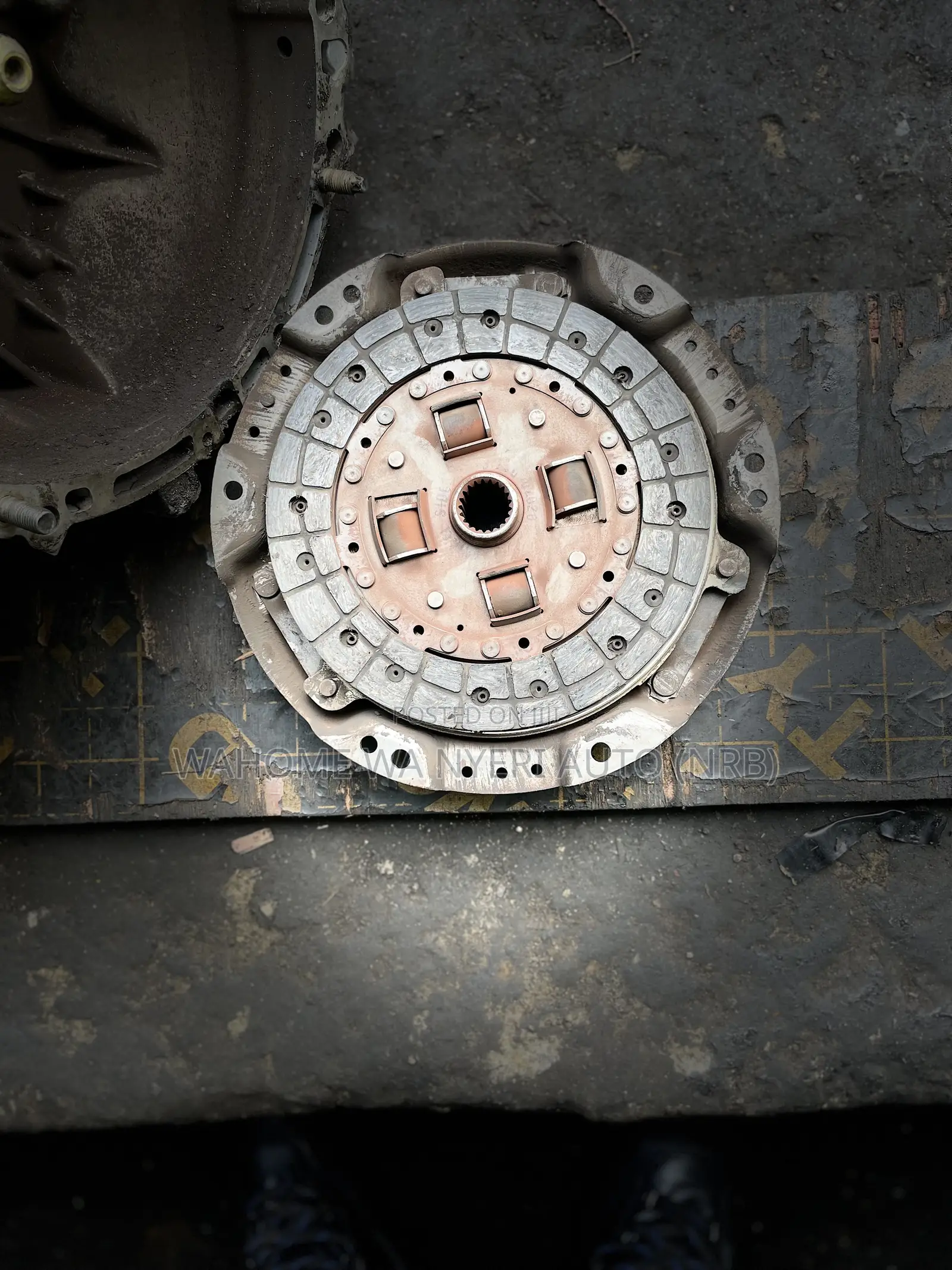 Clutch and Pressure Plate for 5a Manual and 4a,5e,4e
