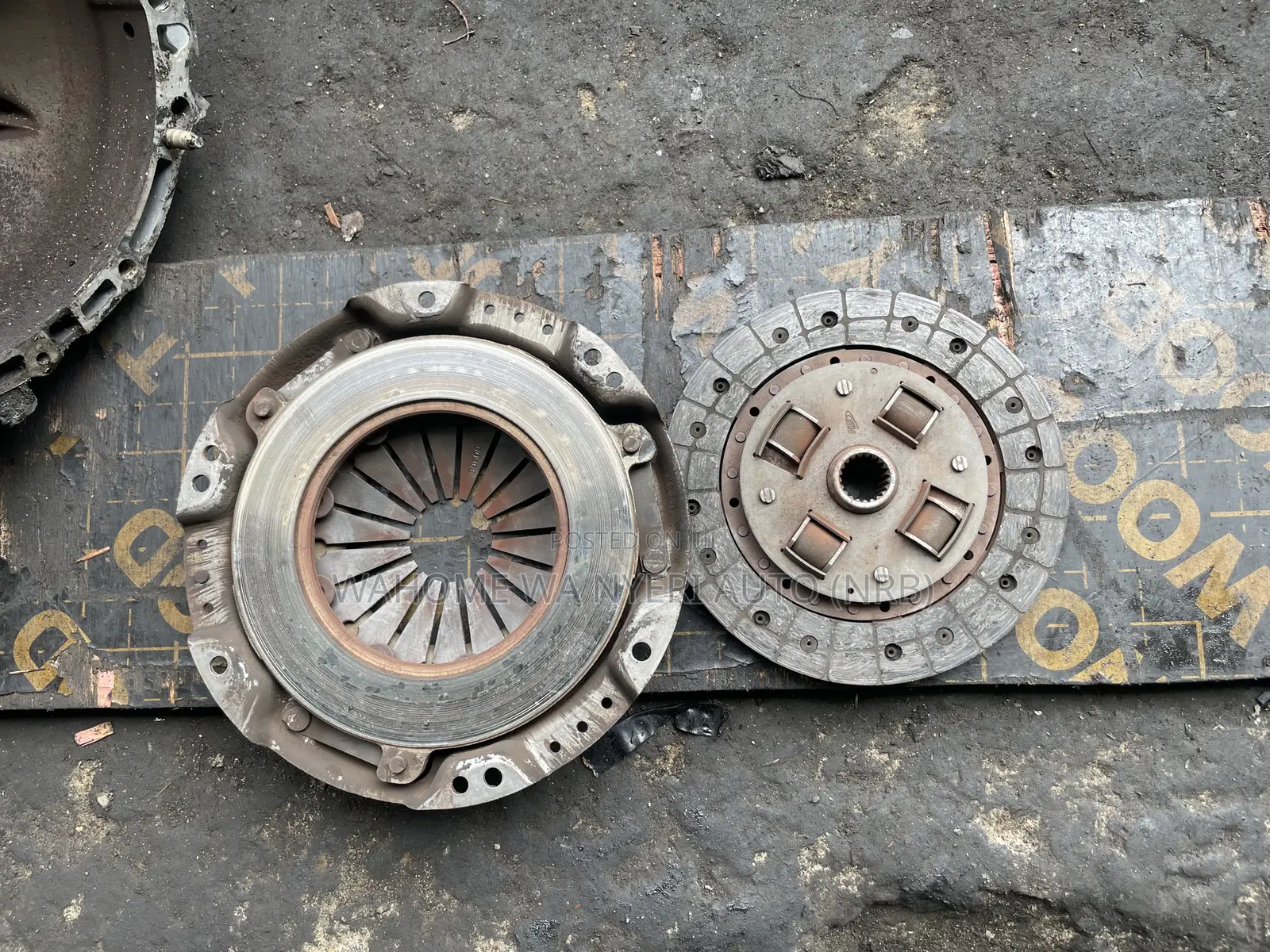 Clutch and Pressure Plate for 5a Manual and 4a,5e,4e
