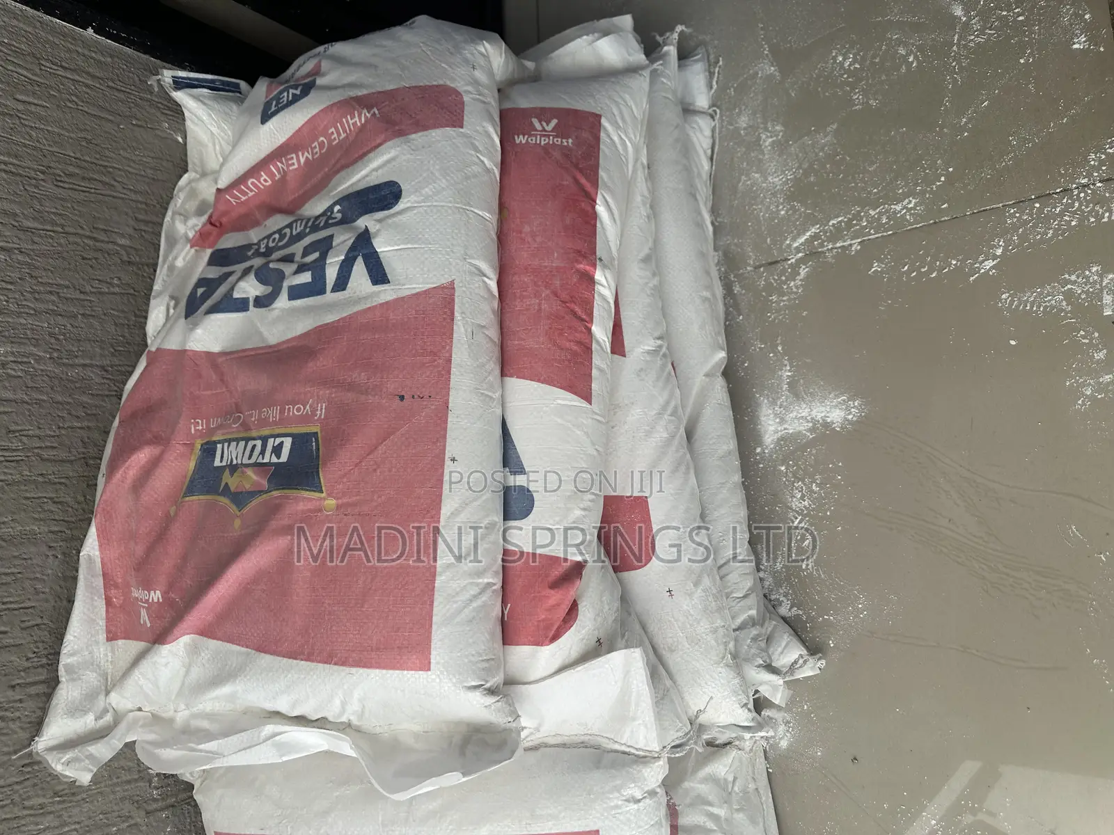 Crown Vesta Filler/Skinming Coat(25kgs, White )