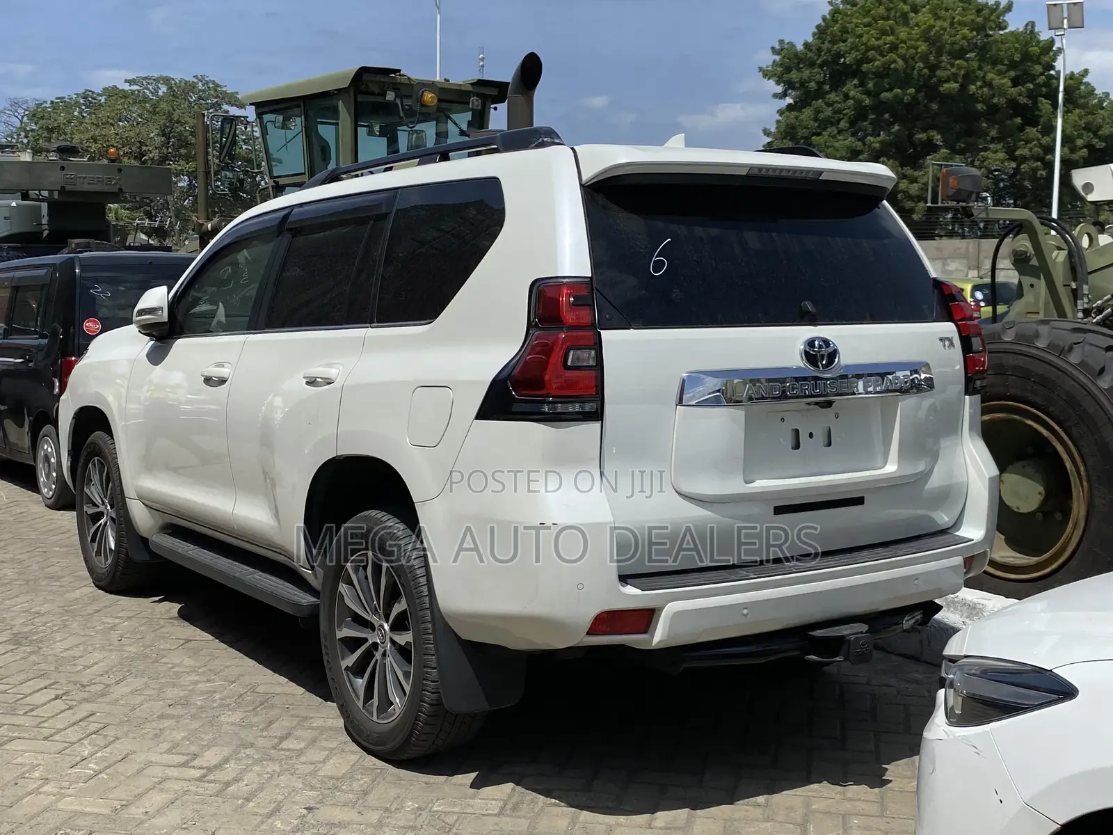 Toyota Land Cruiser Prado 2018 Off white