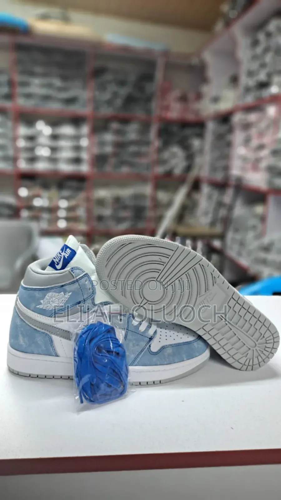 Jordan 1 Hyper Royal