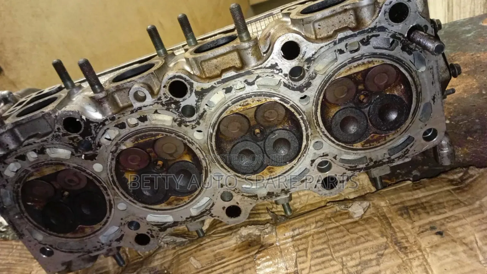 Isuzu Escudo Cylinder Head