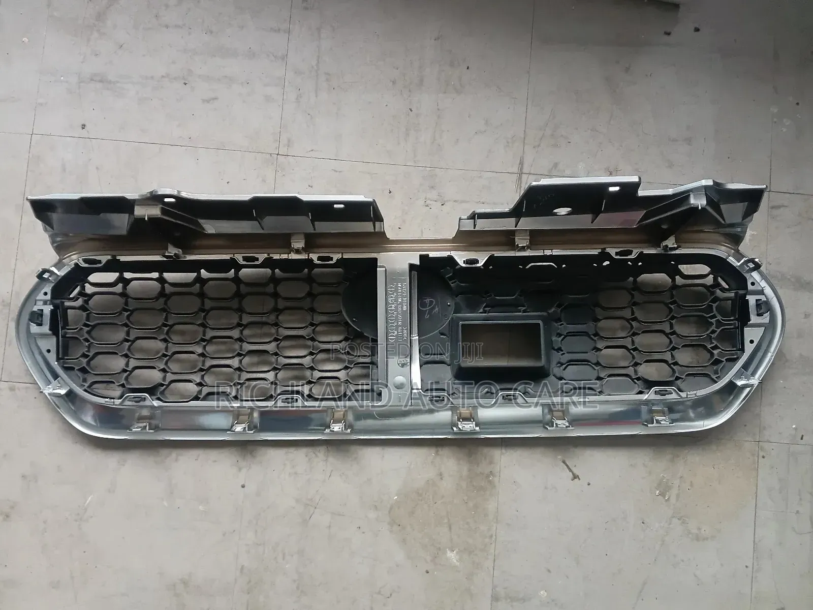 Grille Toyota Passo 2016
