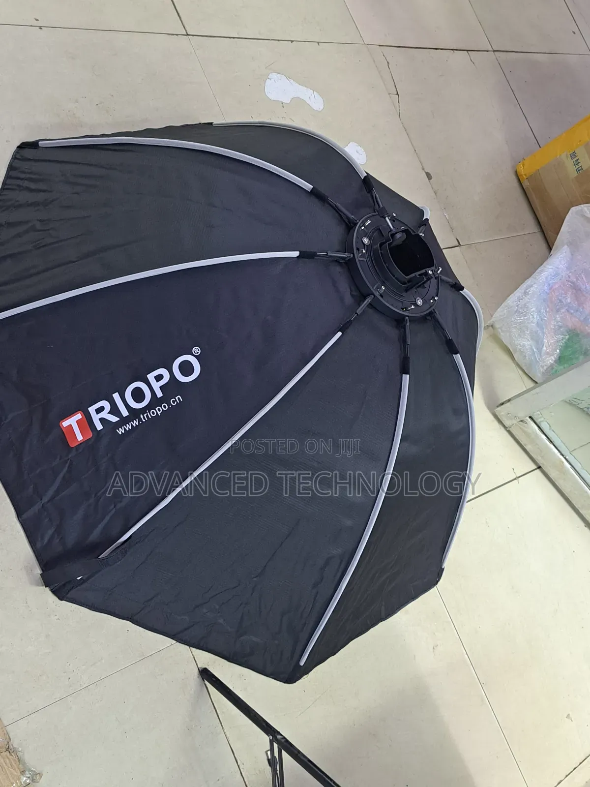 Triopo 120cm / 47" Deep Octagon Umbrella Speedlite Bracket