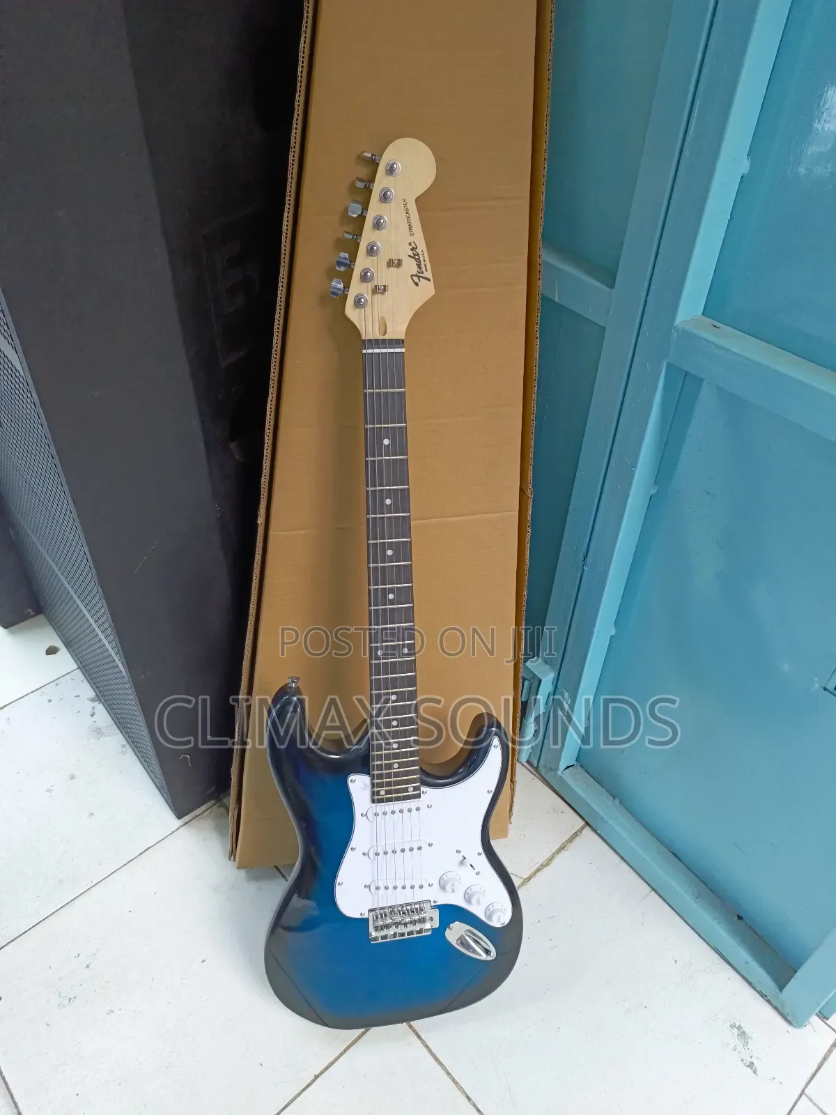 Electric Solo Guitar FENDER 24 Fret