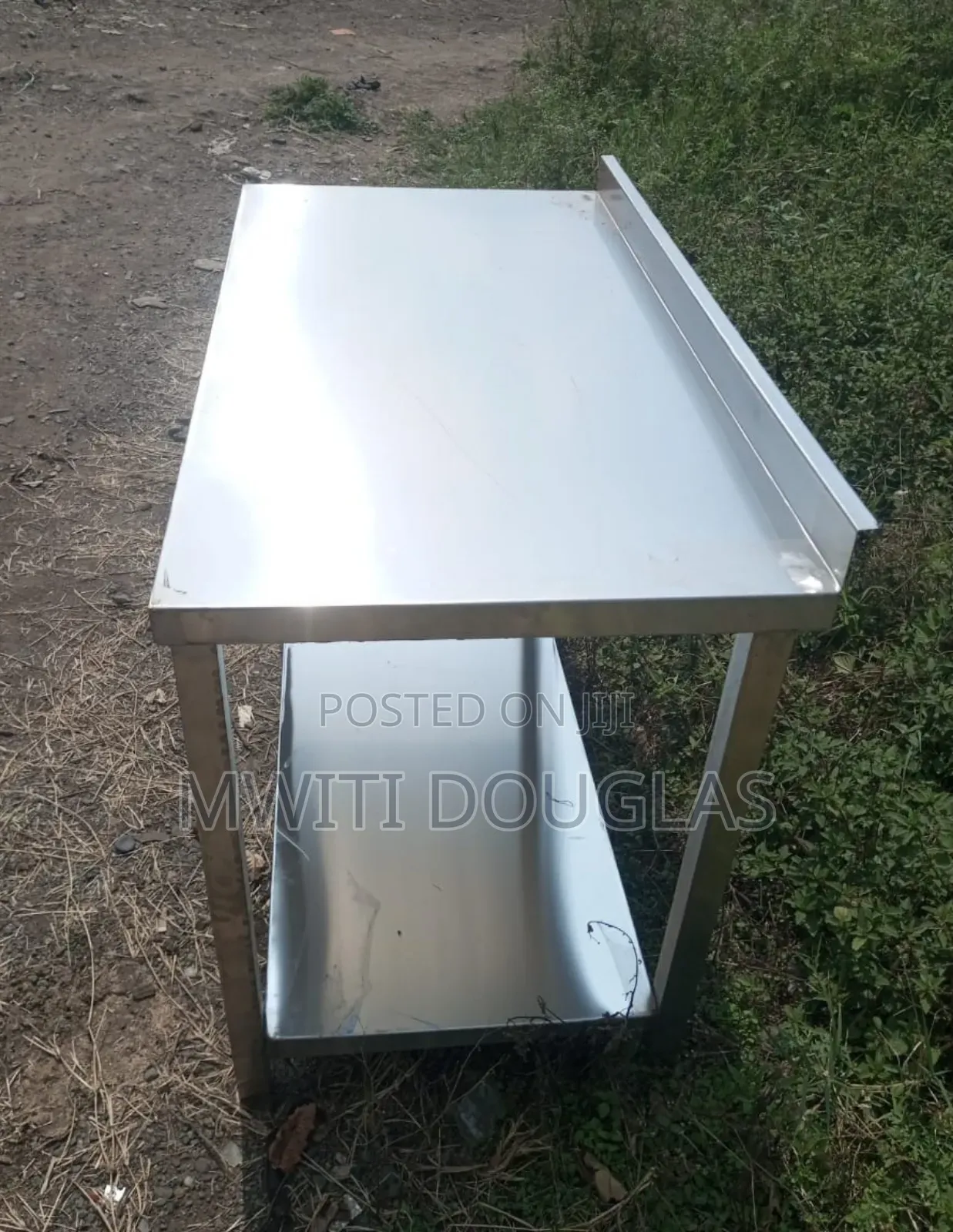 Supreme Dazzling Stainless Table