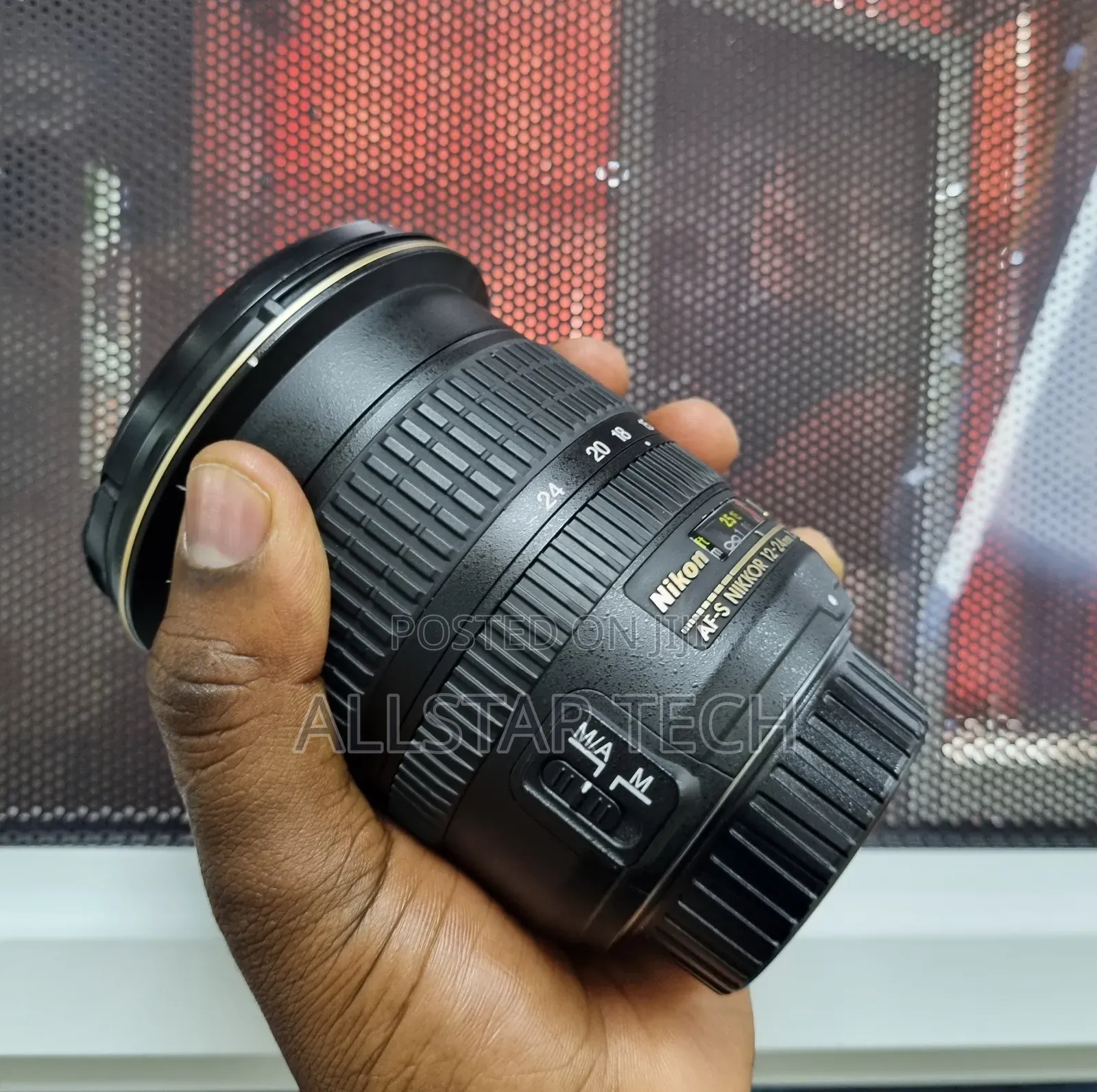 Nikon AF-S DX Zoom-Nikkor 12-24mm F/4g IF-ED Lens