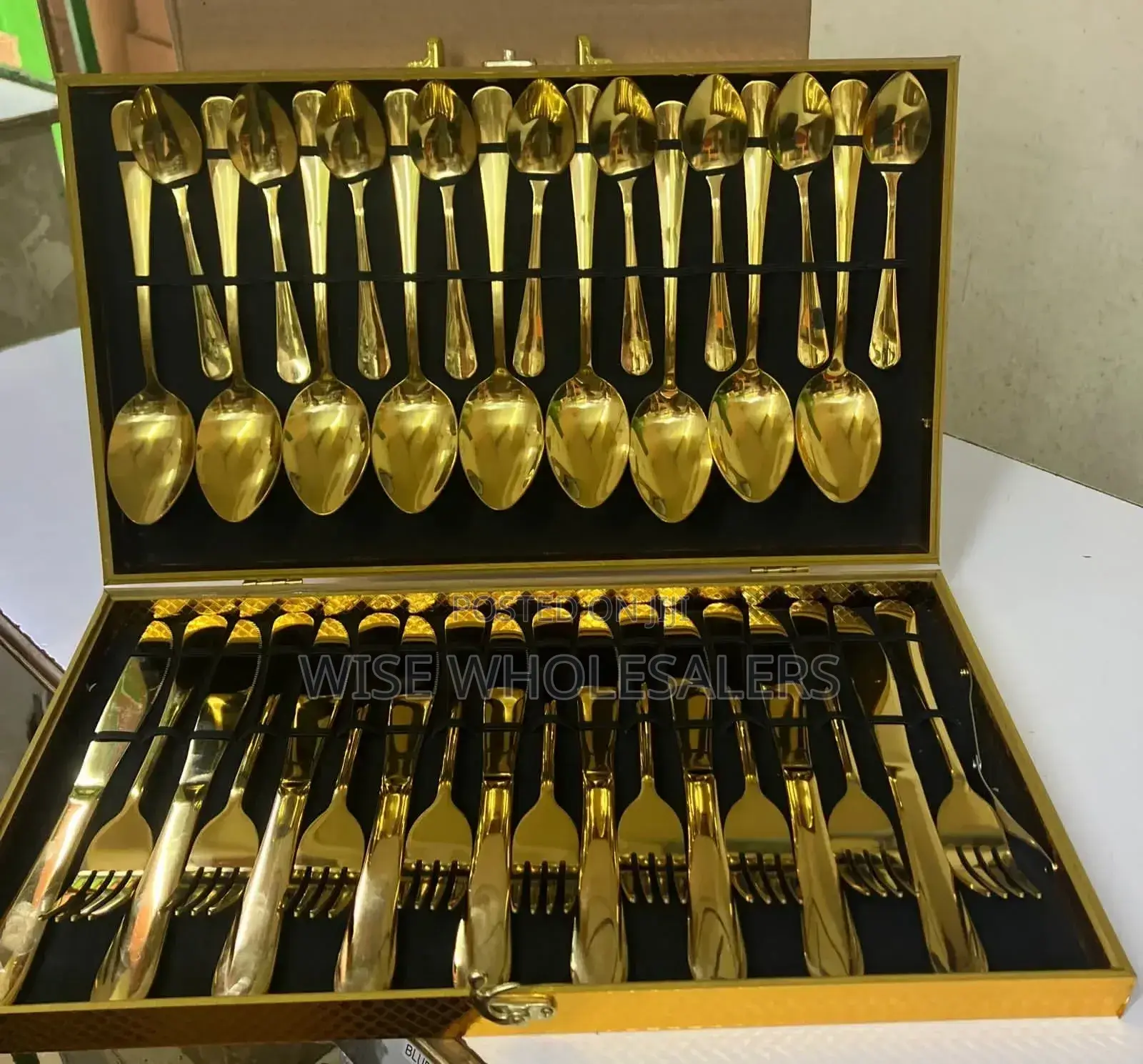 *36 Pieces Briefcase Cutlery Set:* *Gold Colour*